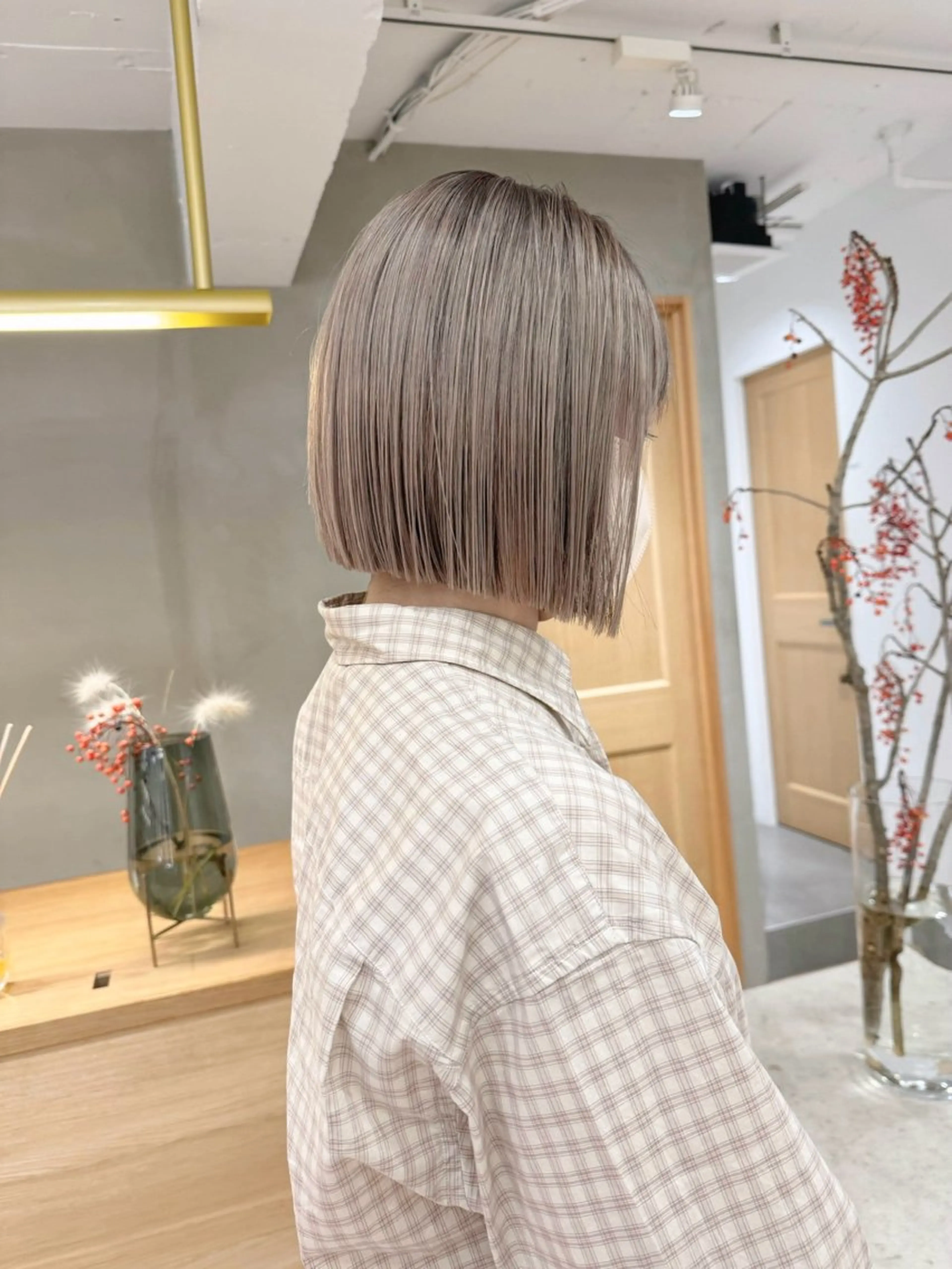 ミディアム カラー ベージュカラー ダブルカラー イヤリングカラー ハイトーンカラー イルミナカラー ヘアカラー トリートメント ボブ/ショート 🌟梅田盛一🌟のヘアスタイル
