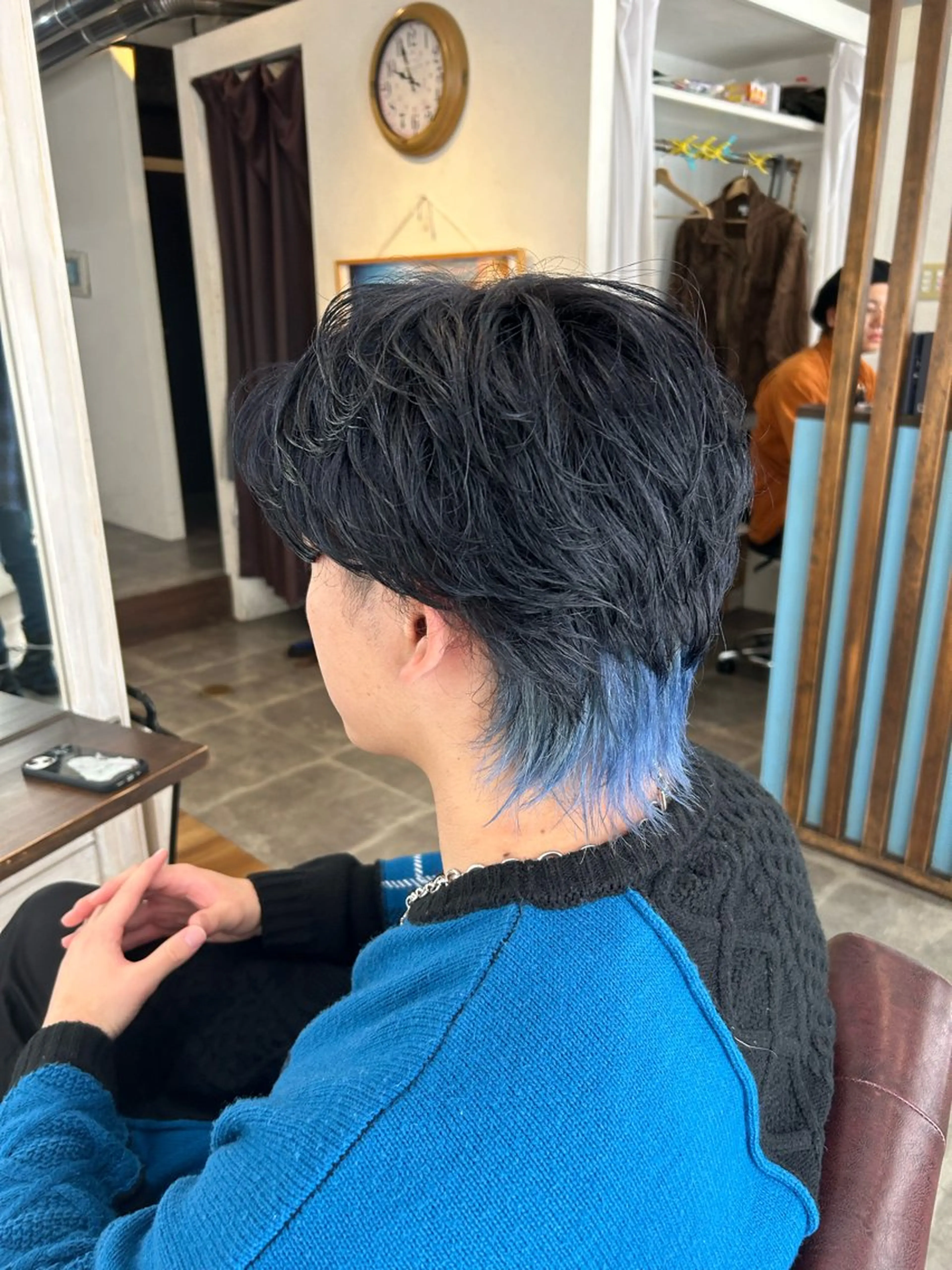 ショート カラー 黒髪 ブルーカラー ブルーブラック インナーカラー カット ヘアカラー トリートメント CECIL hair なんば店所属・メンズパーマ 艶髪☆店長☆有馬のヘアスタイル