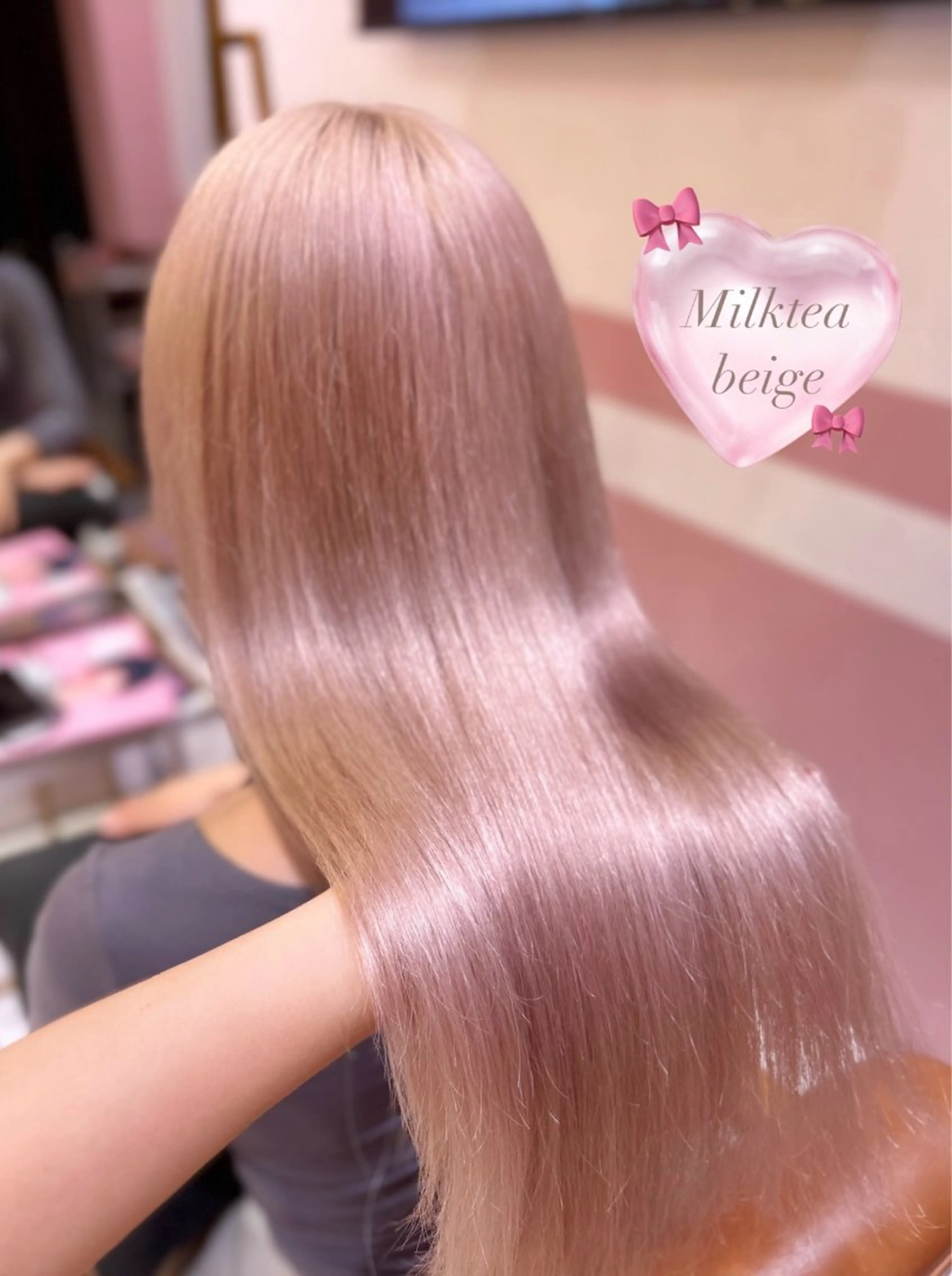 ロング カラー ベージュカラー ブリーチ ミルクティーベージュ ヘアカラー トリートメント fish所属・横浜ショートカット♡ shiira👼🏻のヘアスタイル