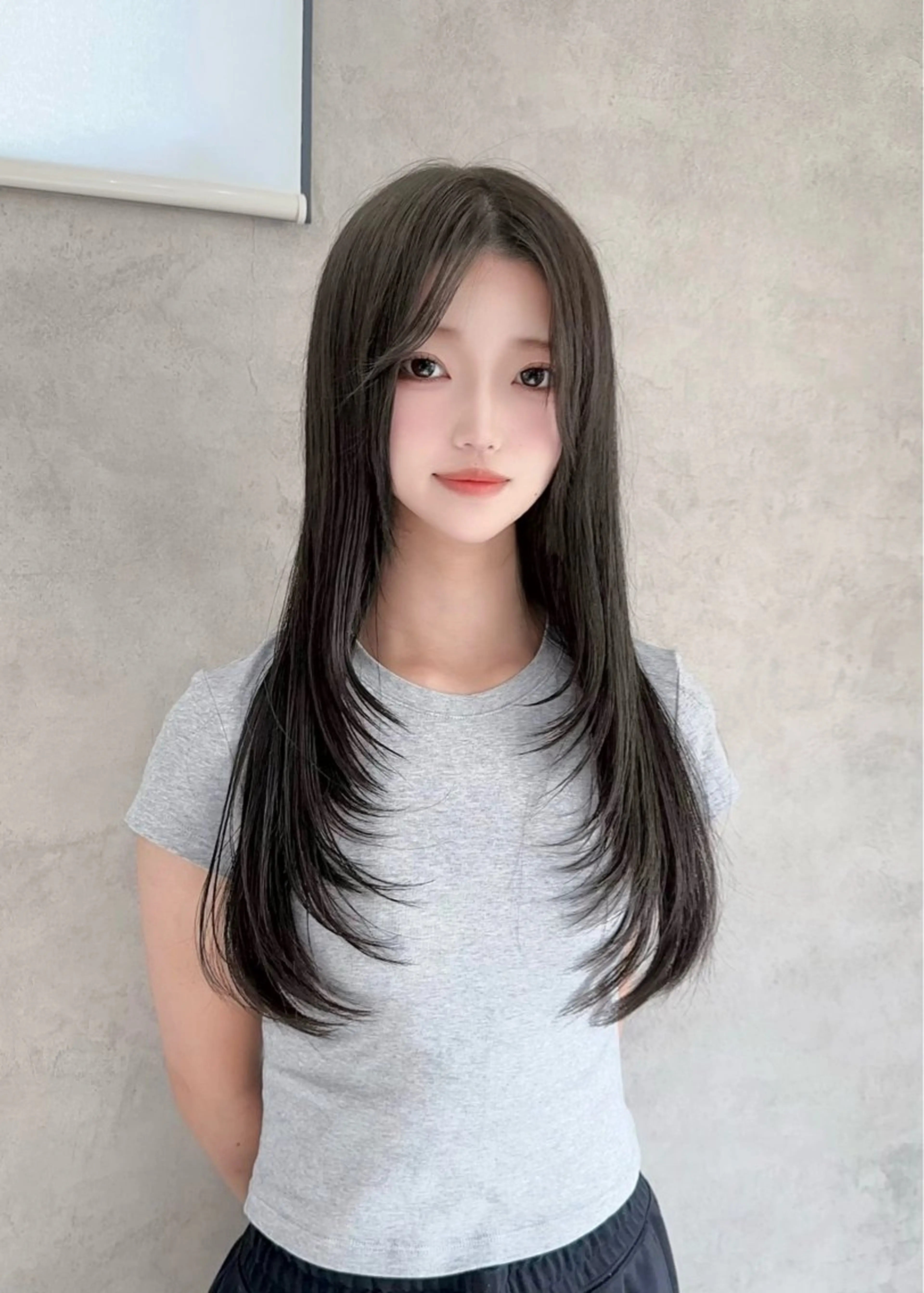 ロング カラー ヘアアレンジ グレージュ オリーブグレージュ オリーブグレー レイヤーカット カット ヘアカラー トリートメント ✨小山/ハイトーン/ レイヤー✨中茎涼太のヘアスタイル