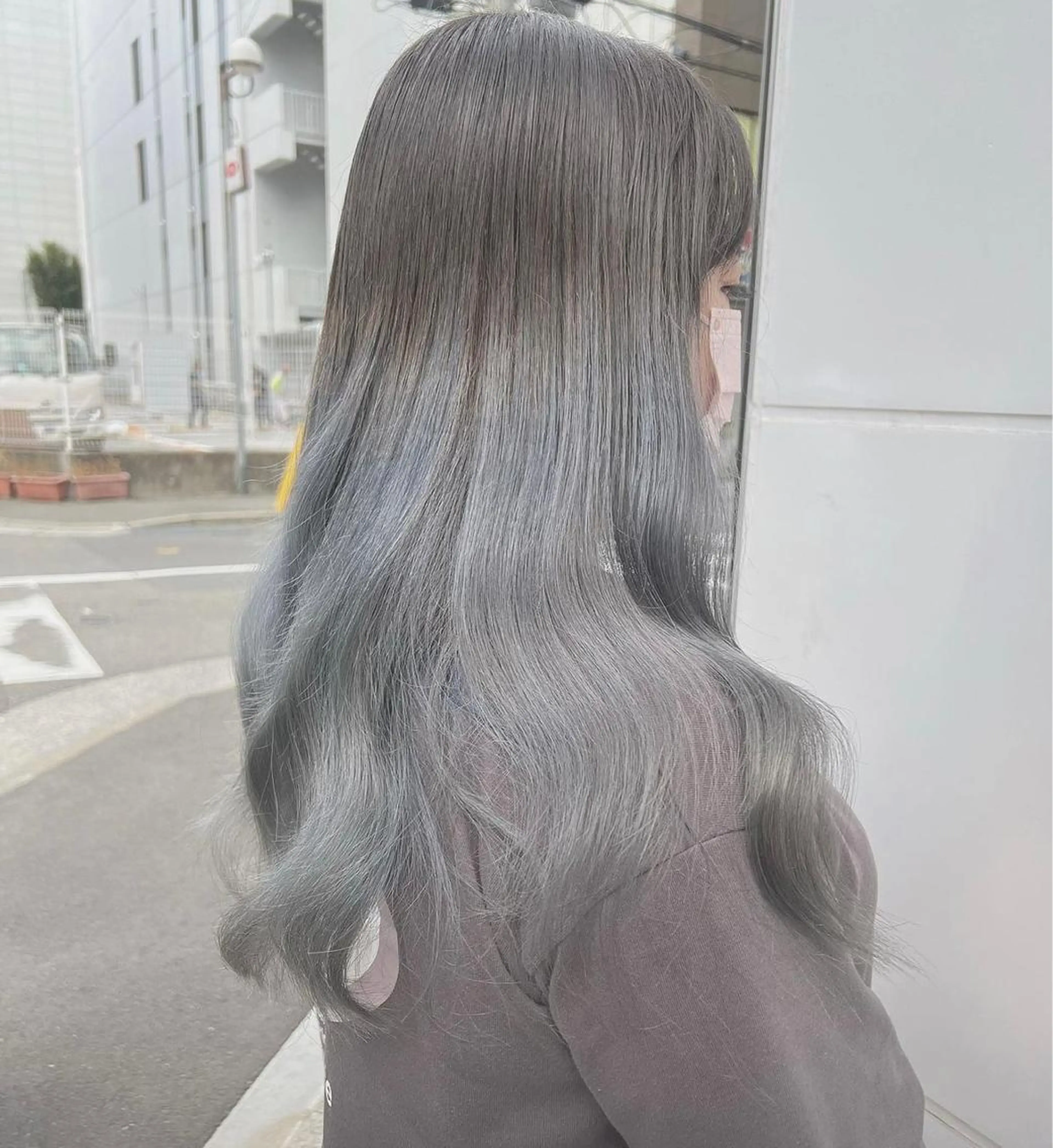 セミロング カラー GiseL アンリのヘアスタイル