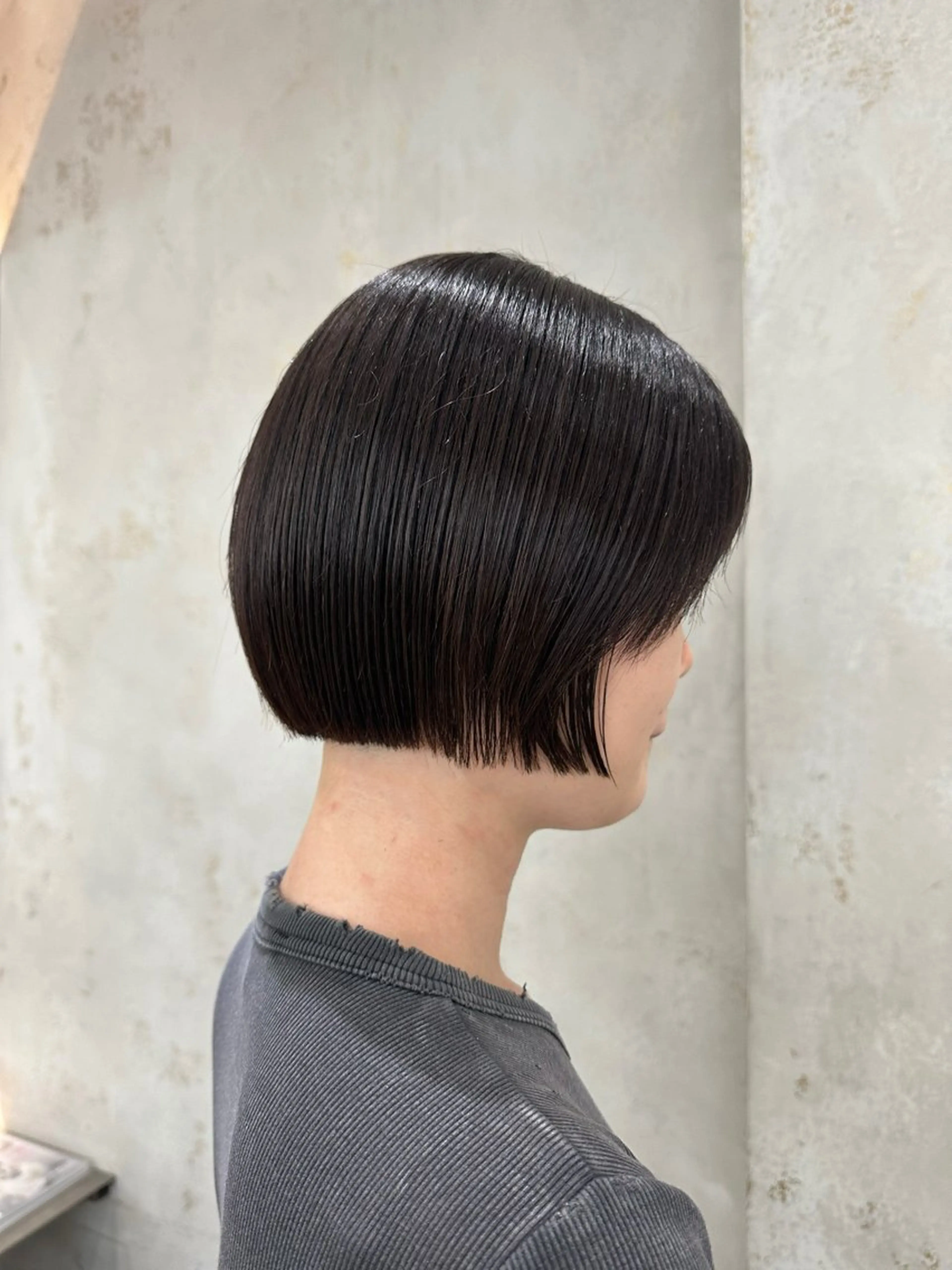 ミディアム パーマ ボブ顔まわりレイヤー 地毛風縮毛Yukiのヘアスタイル