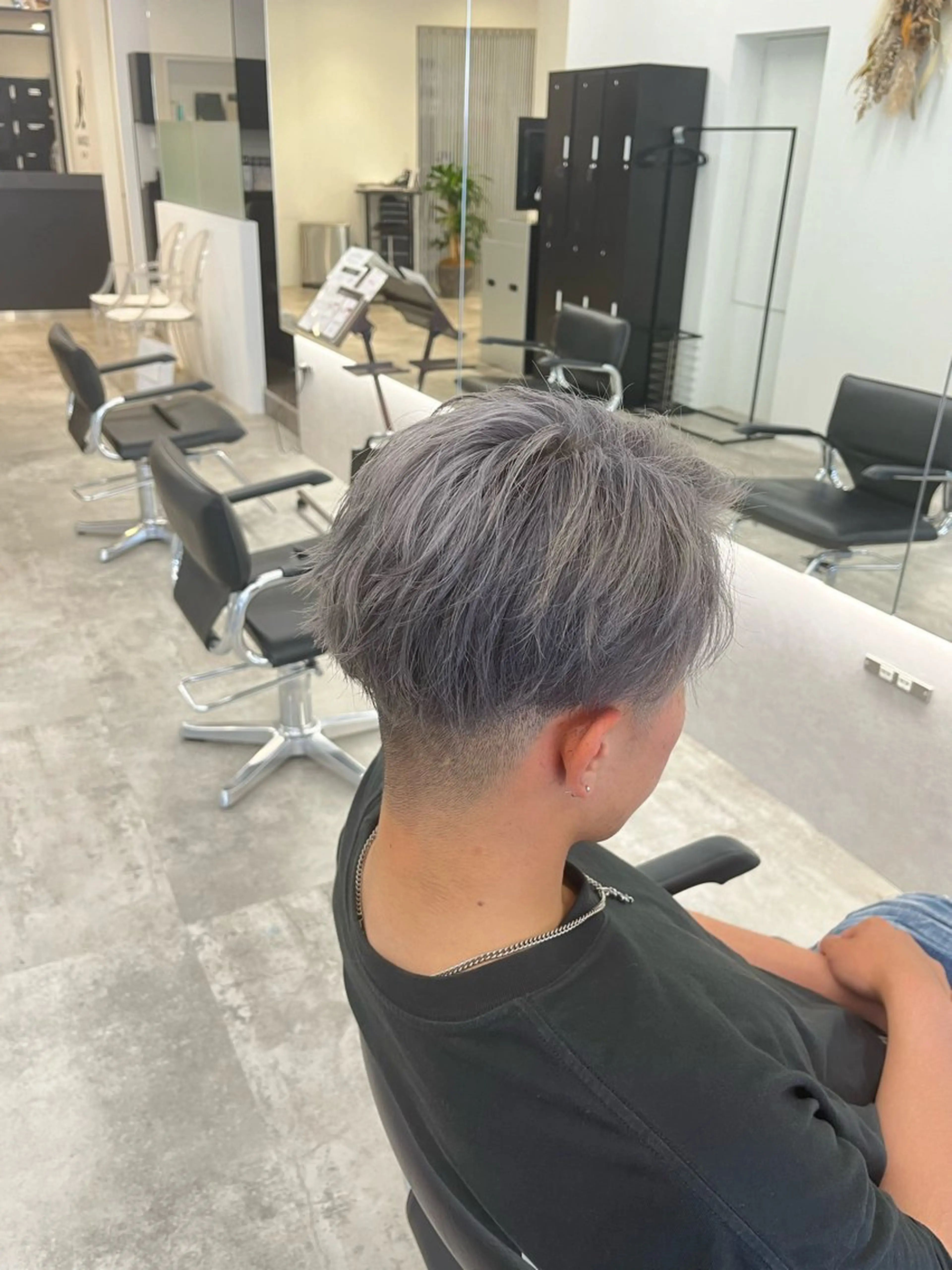 カラー メンズ アッシュ アッシュグレー カンゴールサロン富山セントラル所属・小林 心空のヘアスタイル