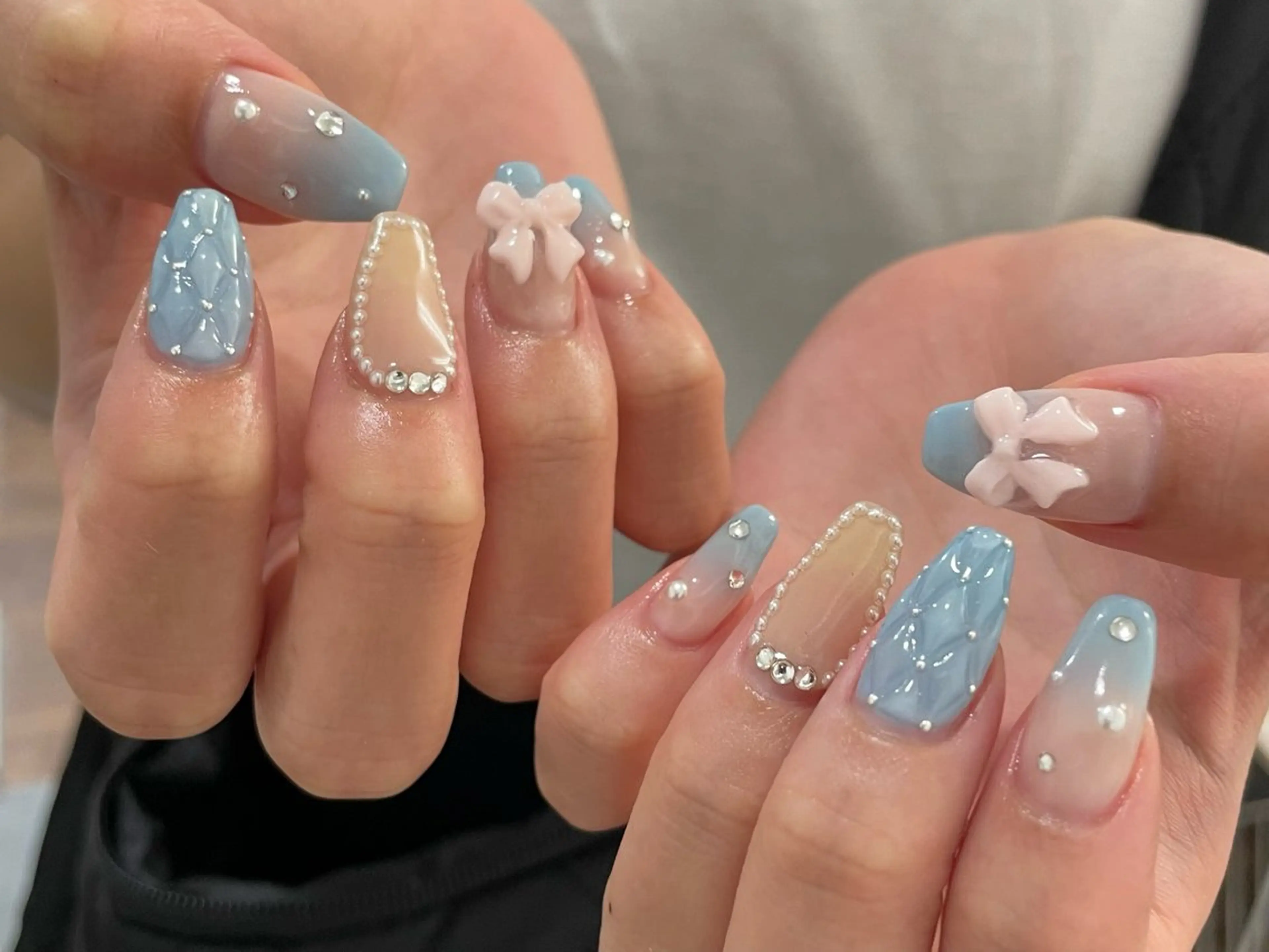 ネイル ブルー ガーリー グラデーション ロングネイル パステルネイル nailist. sayaのネイルデザイン