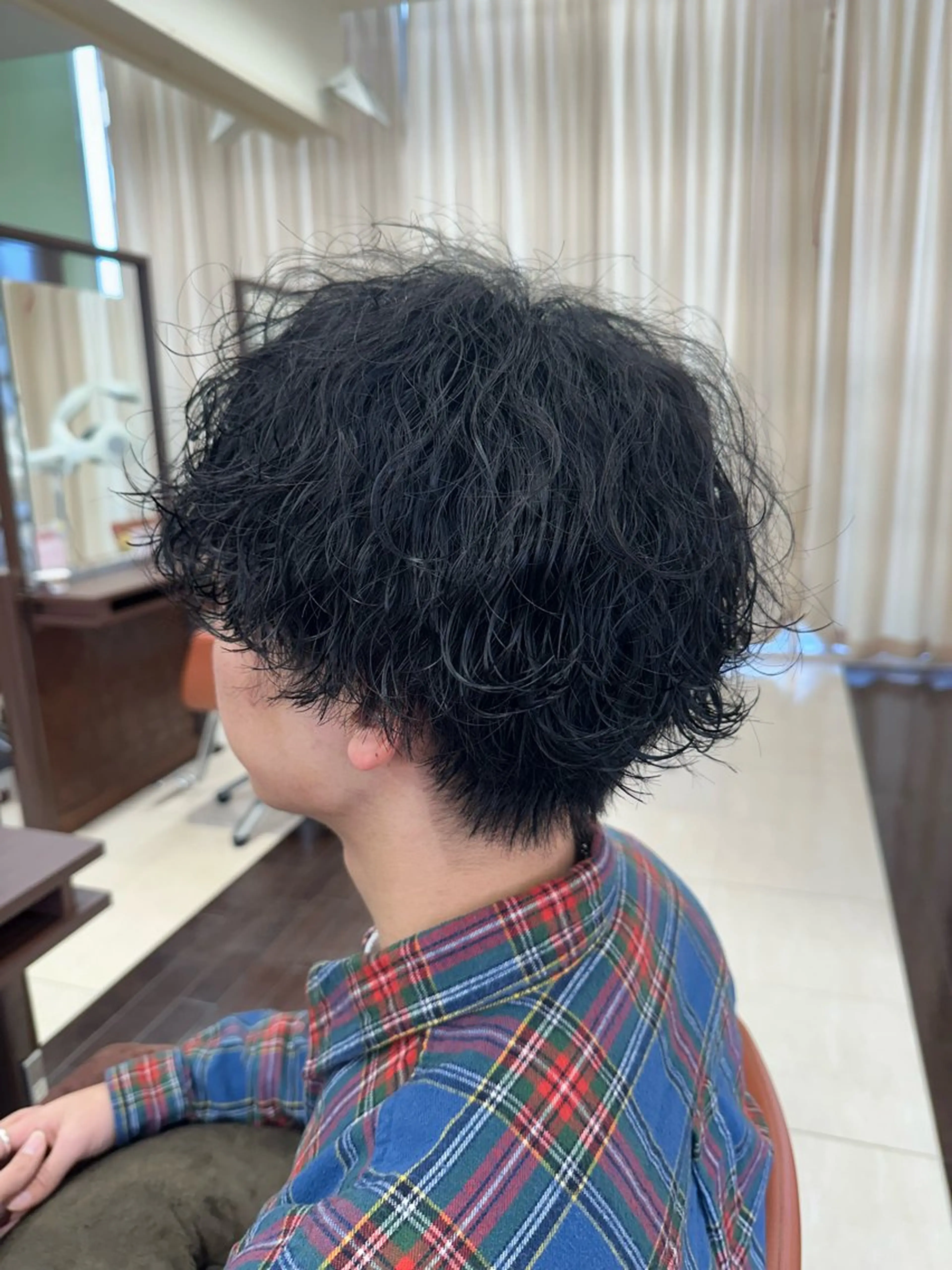 パーマ メンズ メンズパーマ 波巻きパーマ スパイラルパーマ みつき/✨髪質改善✨ /自然なストレートのヘアスタイル