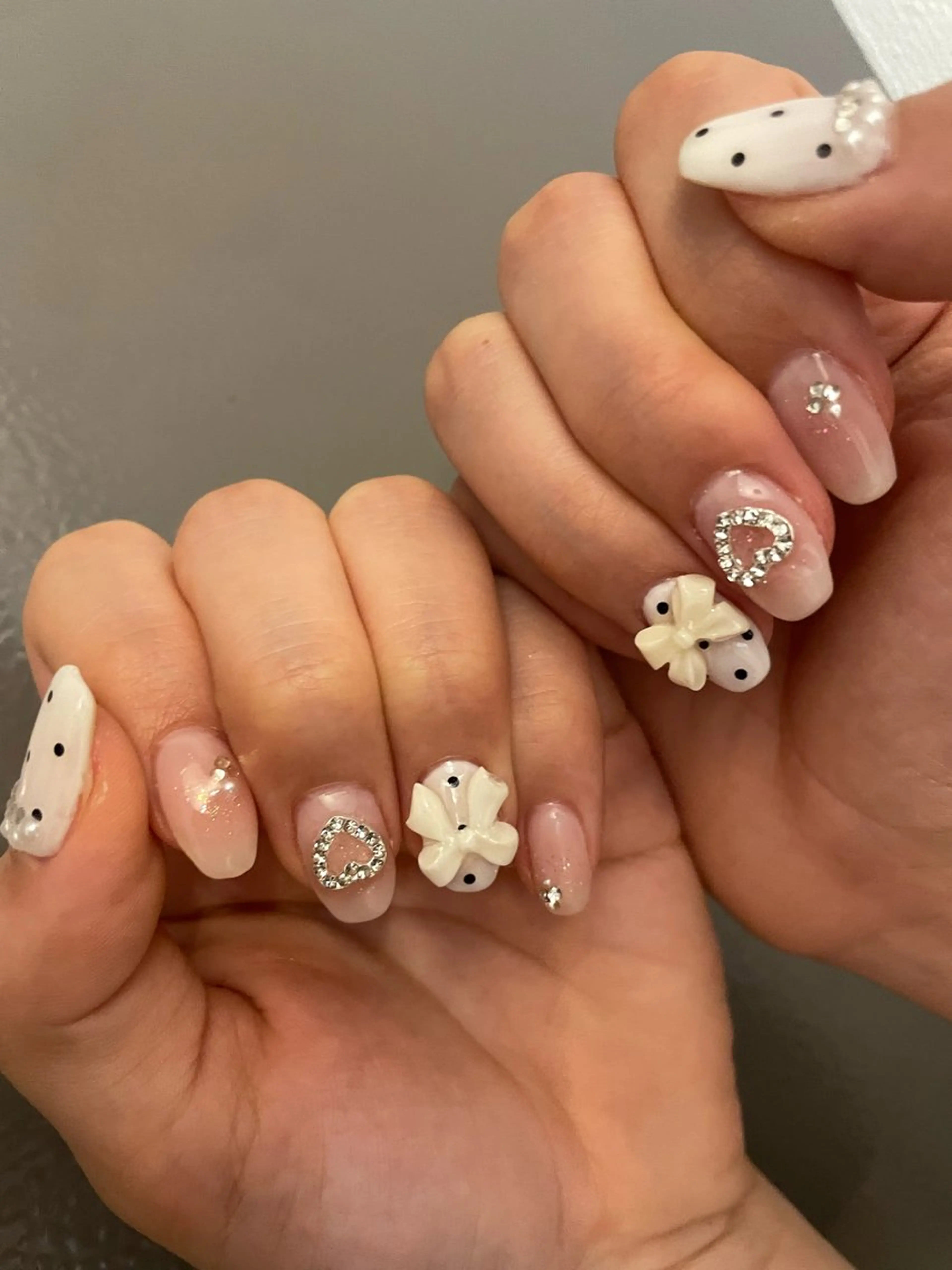 ネイル アートネイル チークネイル ドット リボン ハンドネイル Ca rinaのネイルデザイン