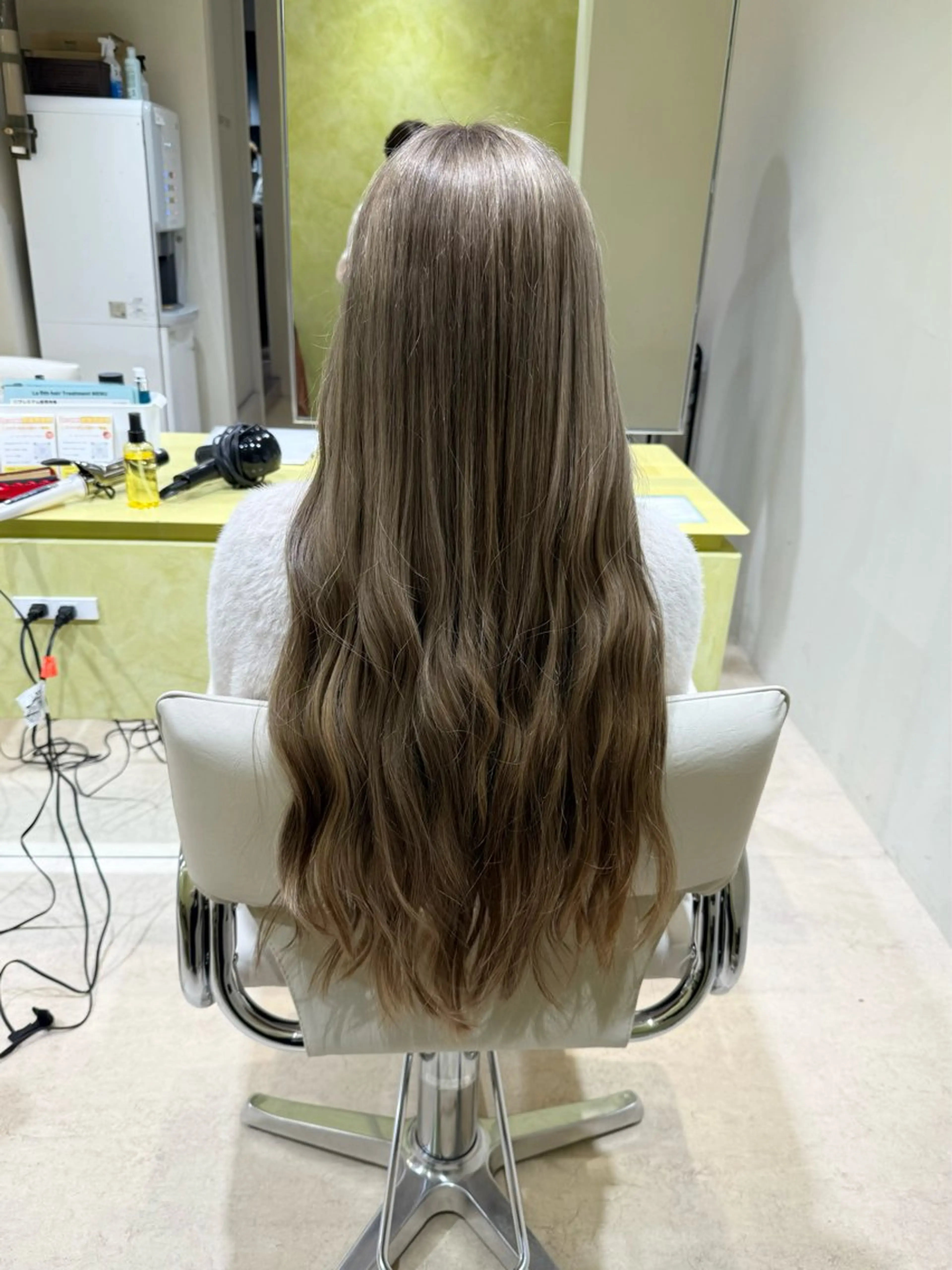 ロング カラー ブリーチ 透明感カラー クオルシアカラー カット ヘアカラー La fith rosa所属・miharu🐱 茨木/バレイヤージュのヘアスタイル