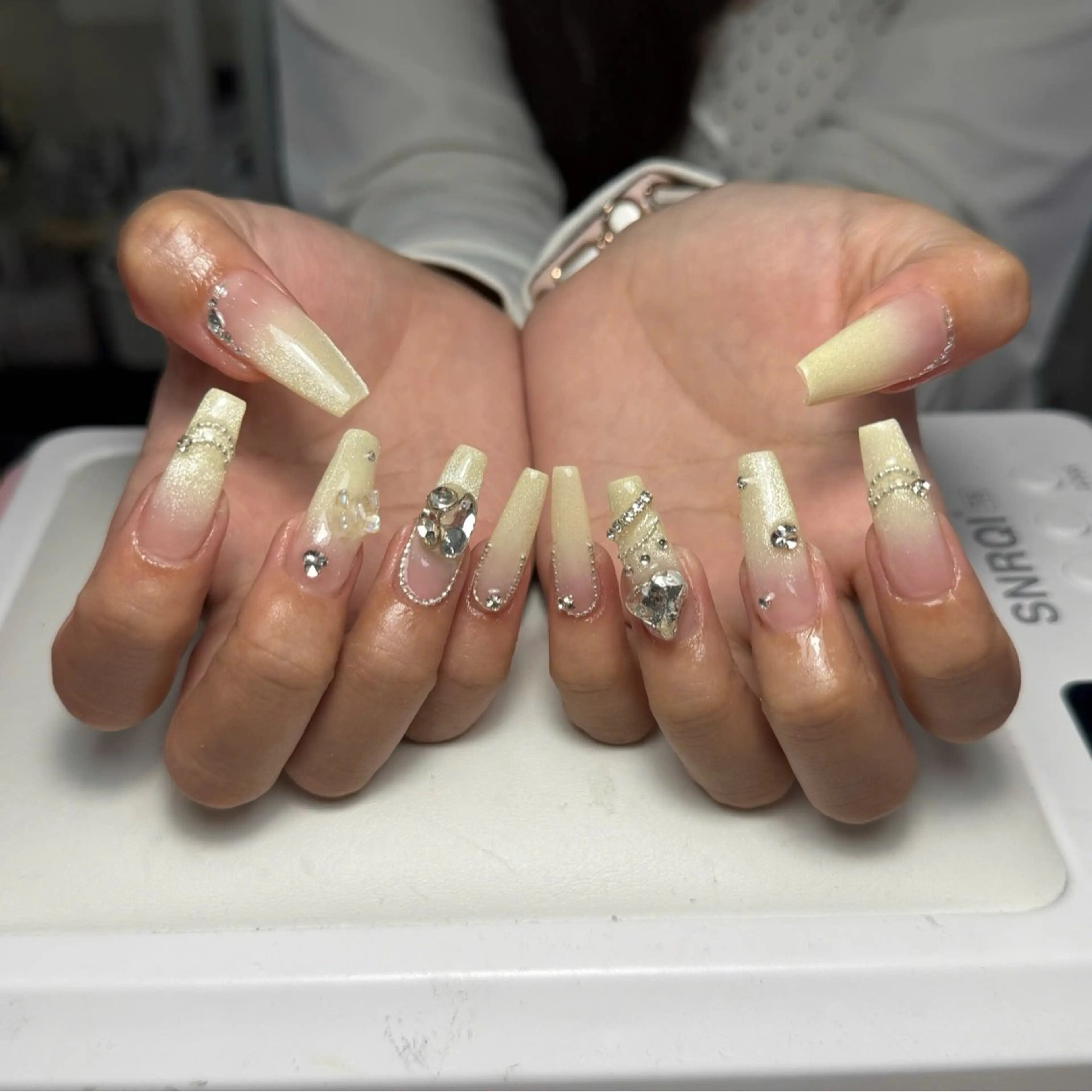 ネイル 長さ出し ジェルネイル 持ち込み オフィスネイル ワンカラーネイル ハンドネイル Michi_Nails_Salon所属・Michi Nail Staffのネイルデザイン