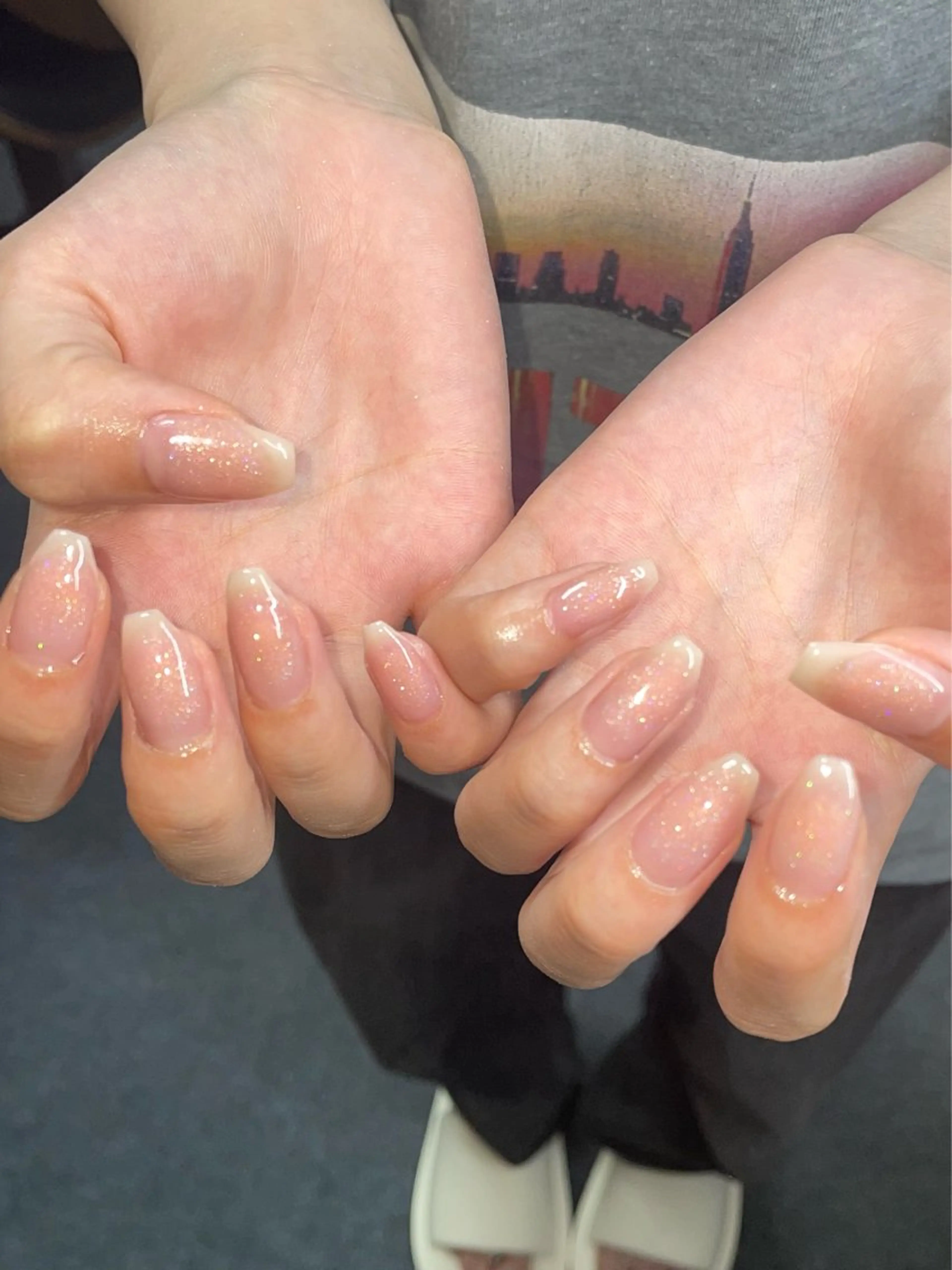 ネイル チークネイル ガーリー キラキラネイル ピンク シンプルネイル ハンドネイル ハンドケア 🎀NAIL🎀 AI🪄︎︎◝✩のネイルデザイン