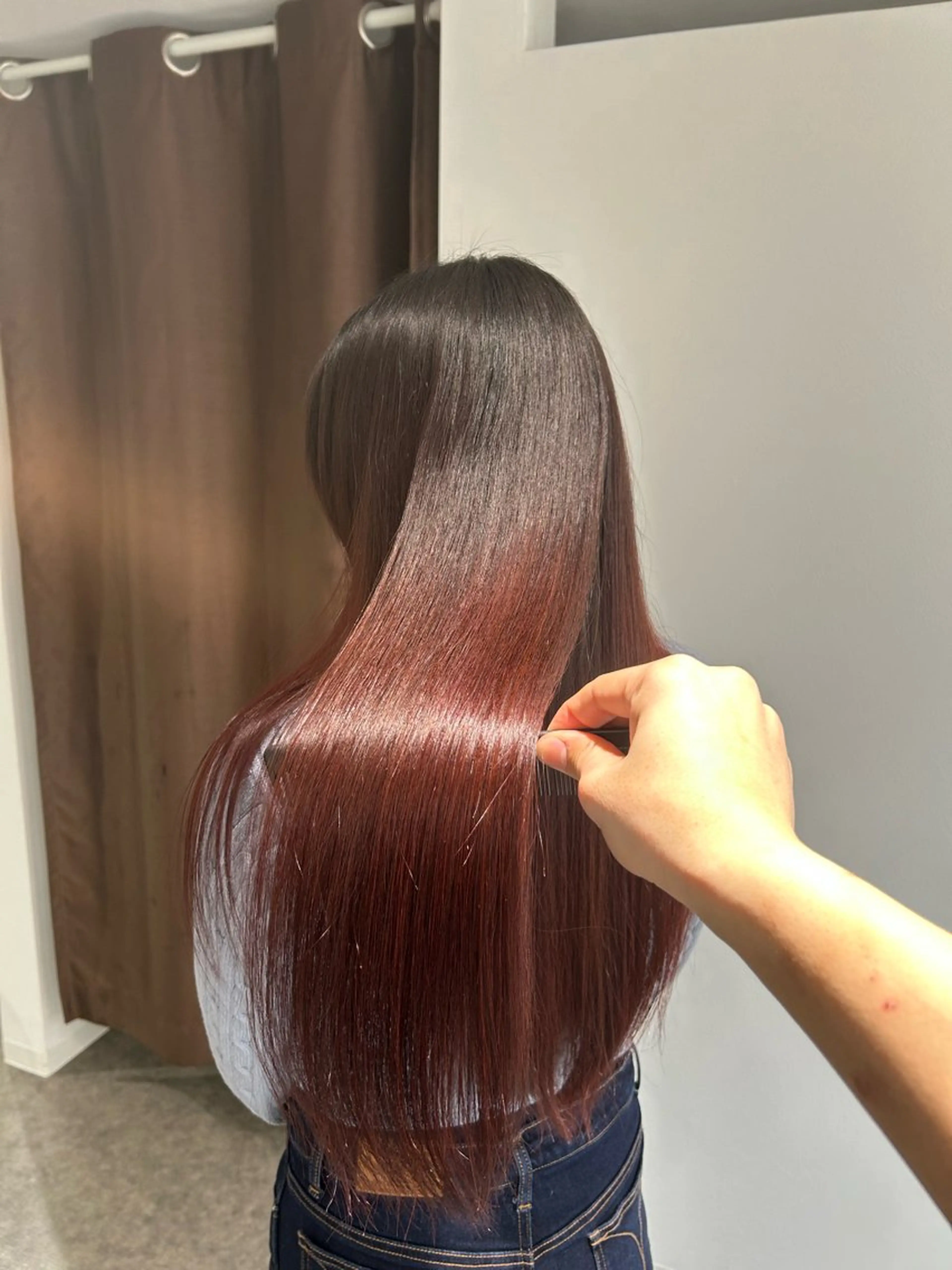 ロング 縮毛矯正 トリートメント タナカ レイヤのヘアスタイル