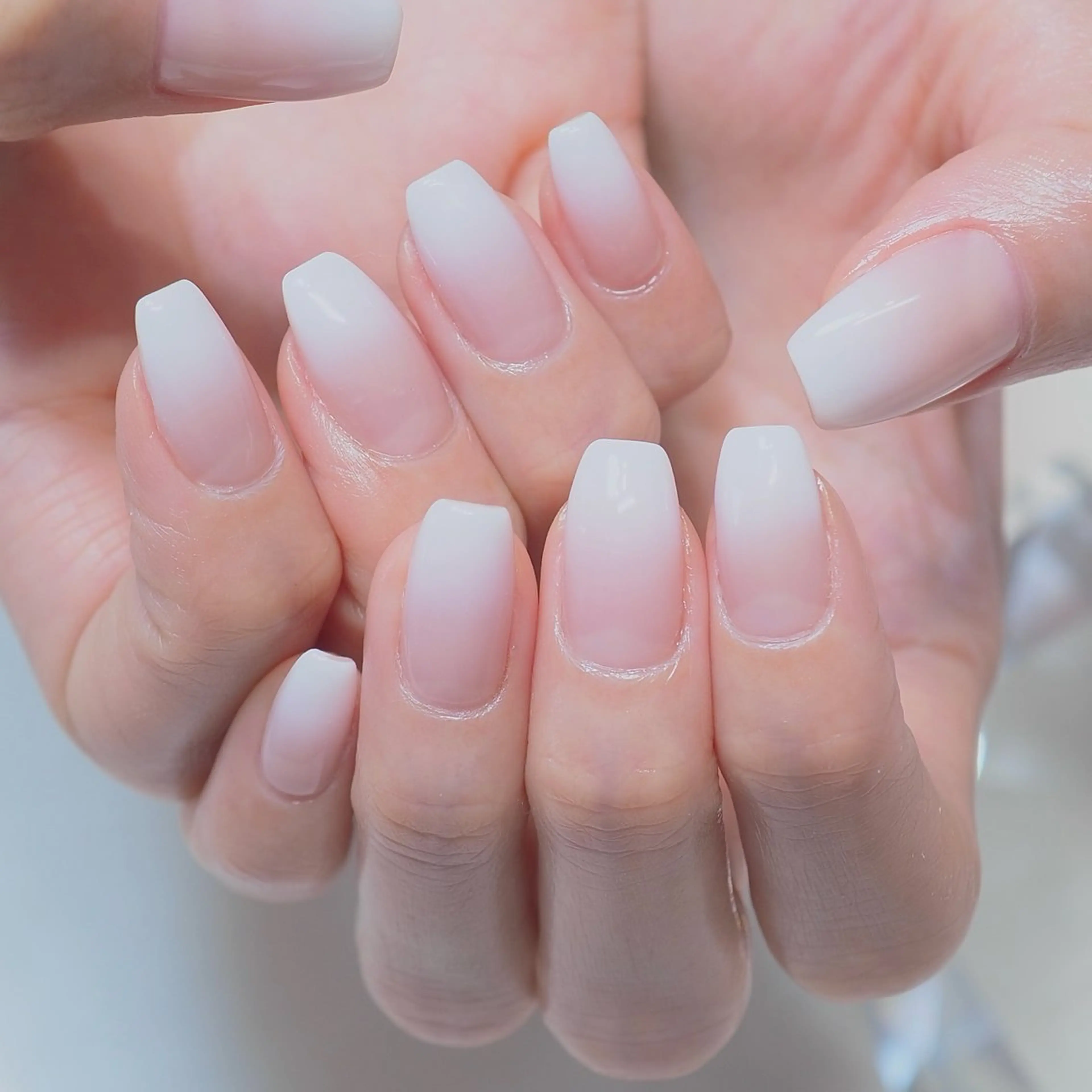 【ハンド💅🏻オフ有りOK🌈カラーグラデーション無料モデル】日時指定あり⚠️ジェルネイル🌈詳細を必ずお読み下さい。の写真