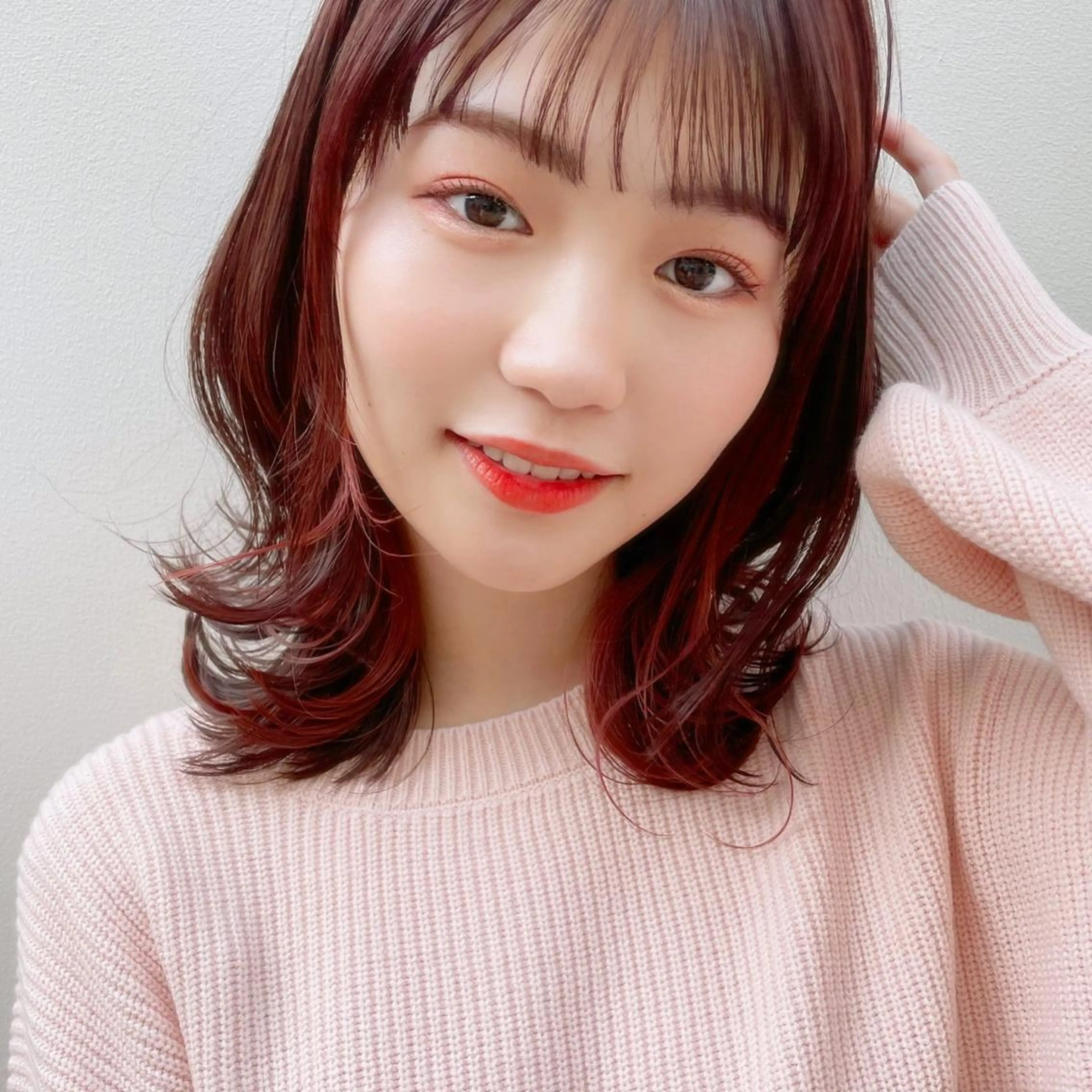 ミディアム カラー インナーカラー ピンクカラー ヘアカラー トリートメント chama レイヤーカットのヘアスタイル