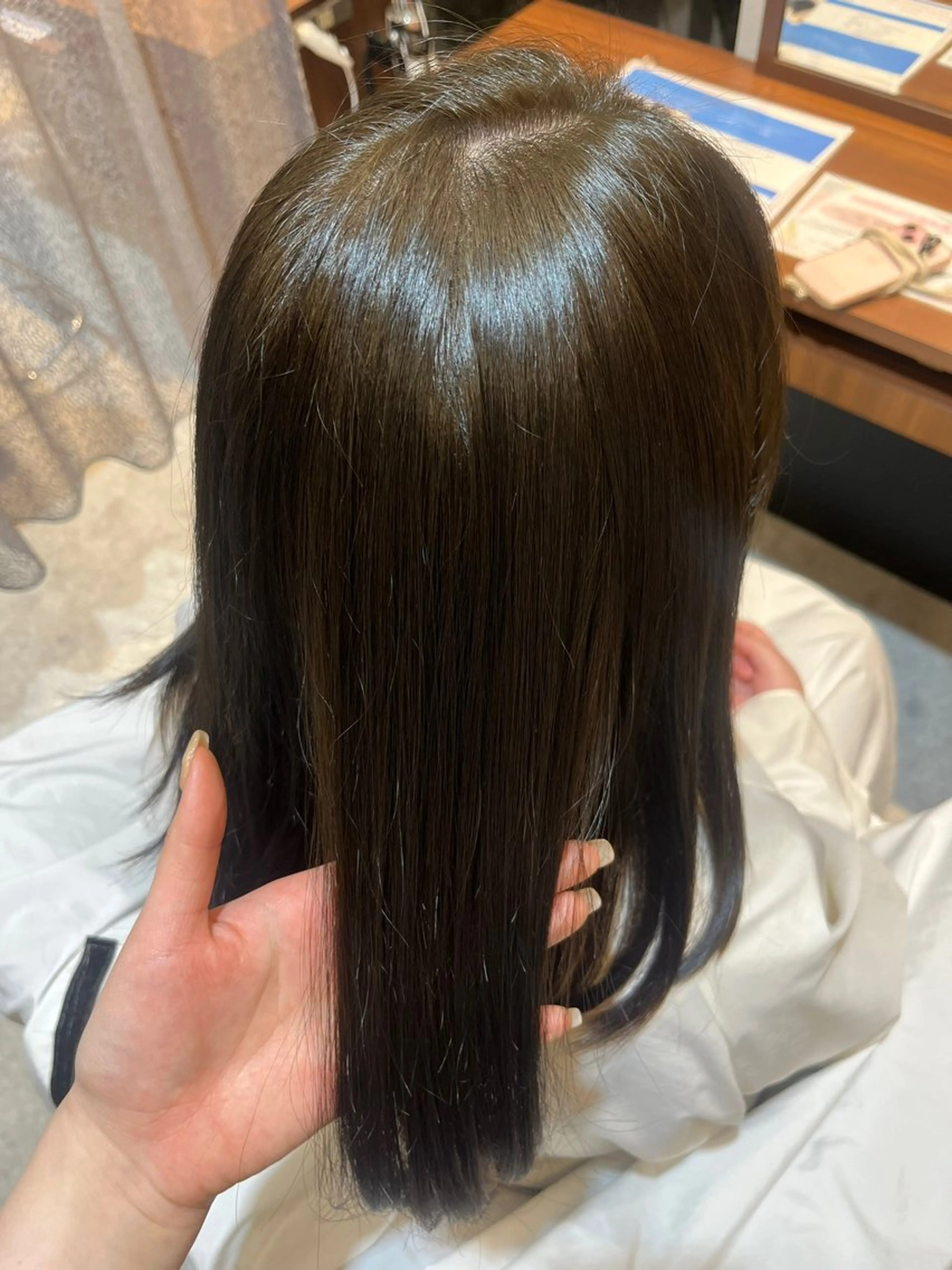 カラー ブリーチ ブリーチなしカラー オリーブカラー 上田 美尋のヘアスタイル
