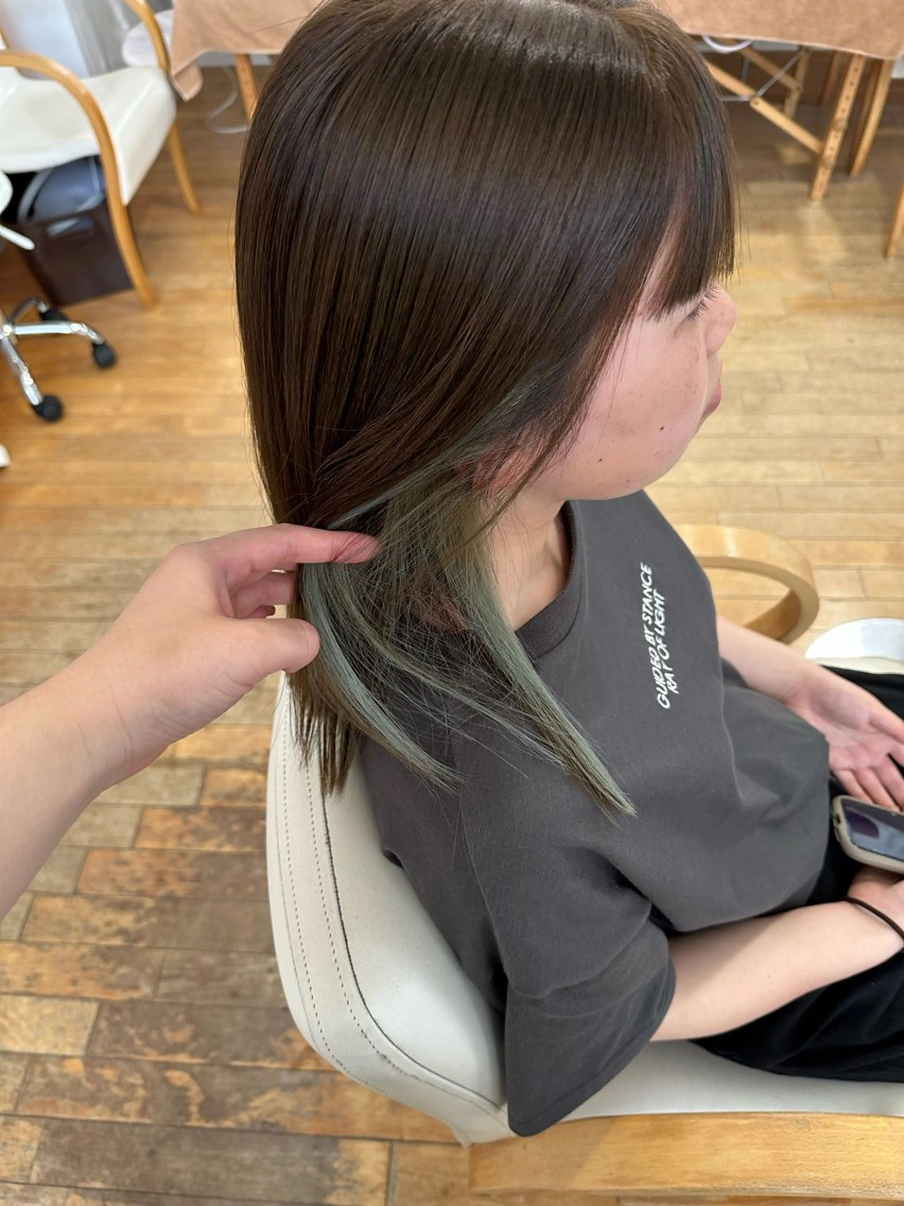 カラー グレージュ オリーブグレージュ オリーブグレー ヘアカラー 山本 瑠華のヘアスタイル