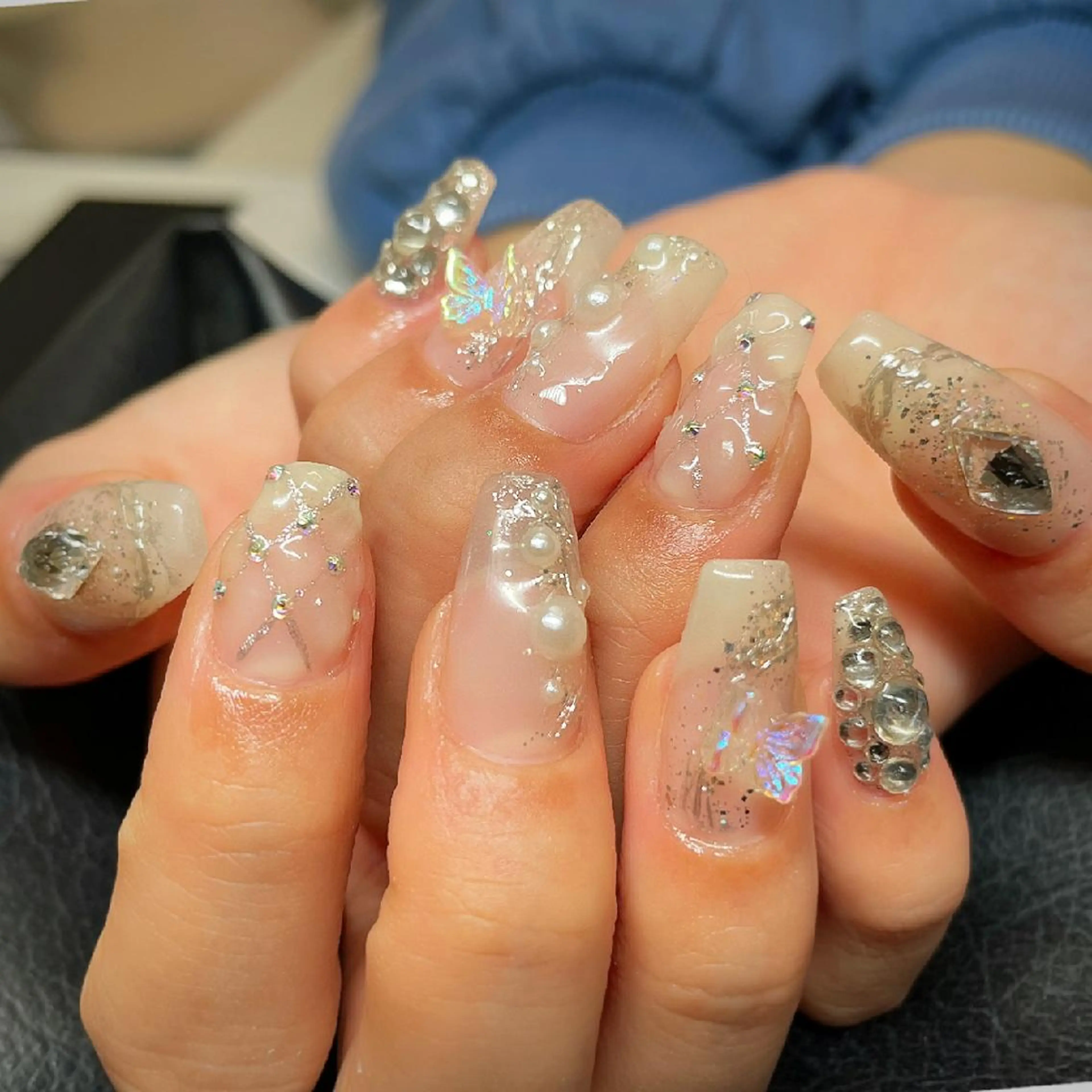 ネイル キラキラネイル ミラーネイル ニュアンスネイル シルバー ハンドネイル フットネイル AQUA NAIL所属・AQUA NAILのネイルデザイン