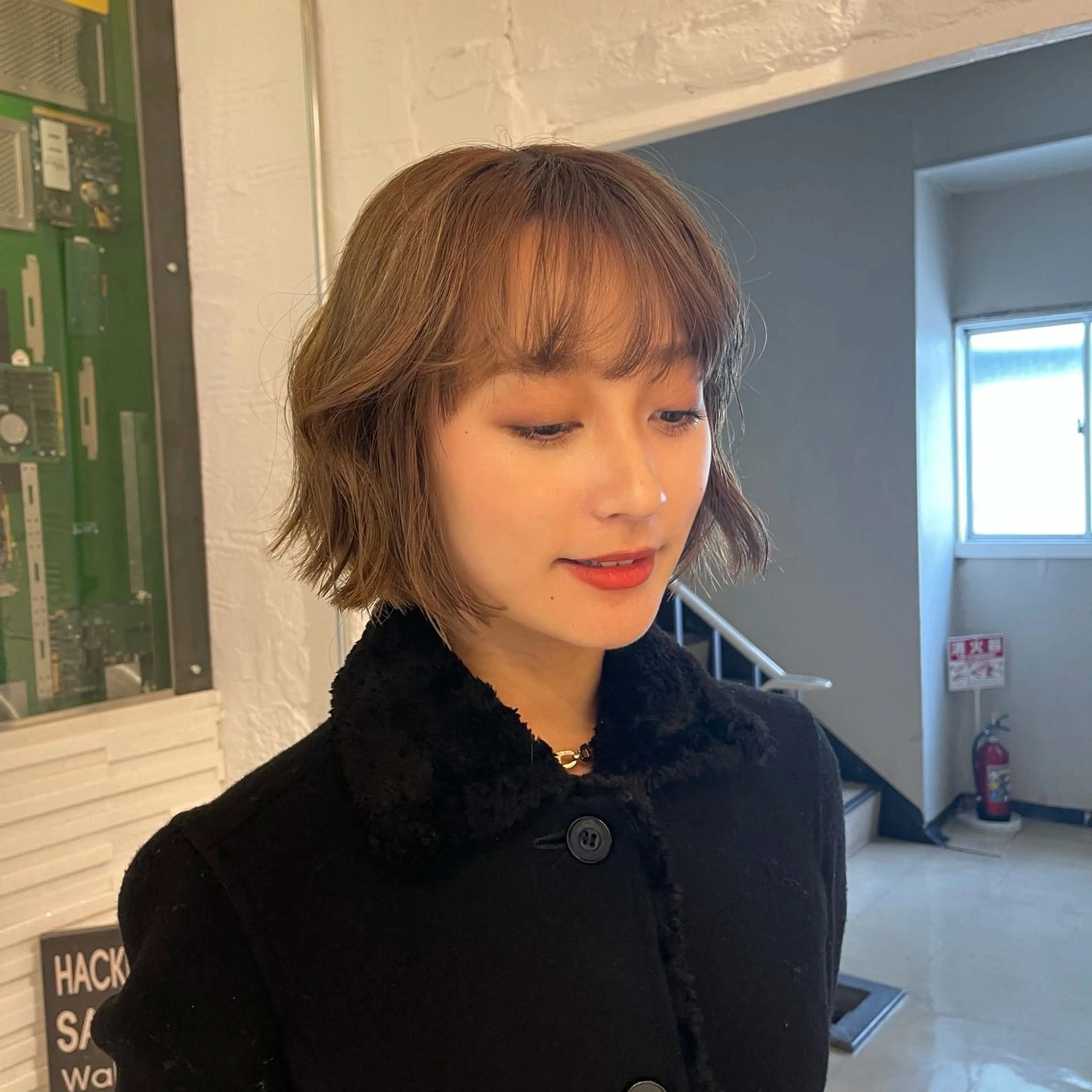 ショート カラー くせ毛 ヘアカラー トリートメント lunty miichiのヘアスタイル