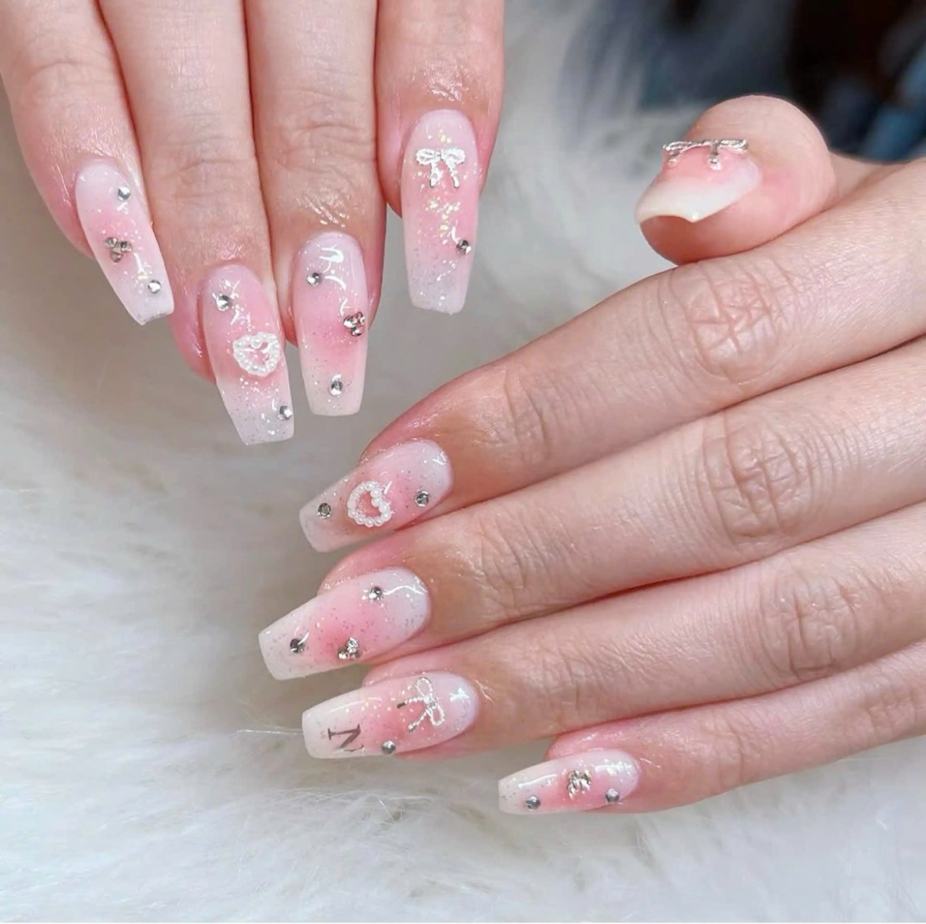 ネイル フラッシュネイル フレンチネイル グラデーション キラキラネイル 韓国ネイル ハンドネイル LynaOtsuka Nailのネイルデザイン
