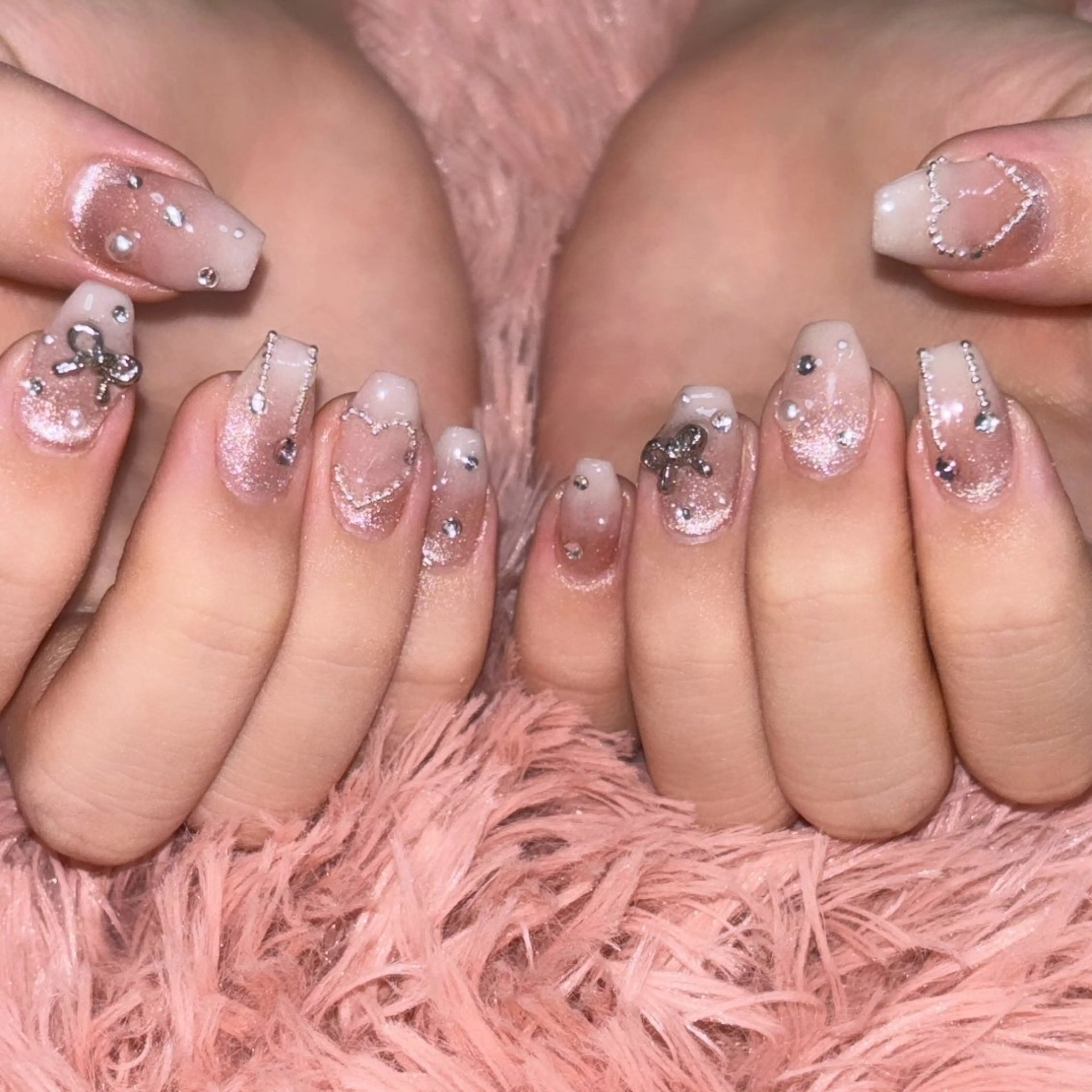 ネイル ハンドネイル フットネイル nail salon minuitのマツエク・マツパデザイン
