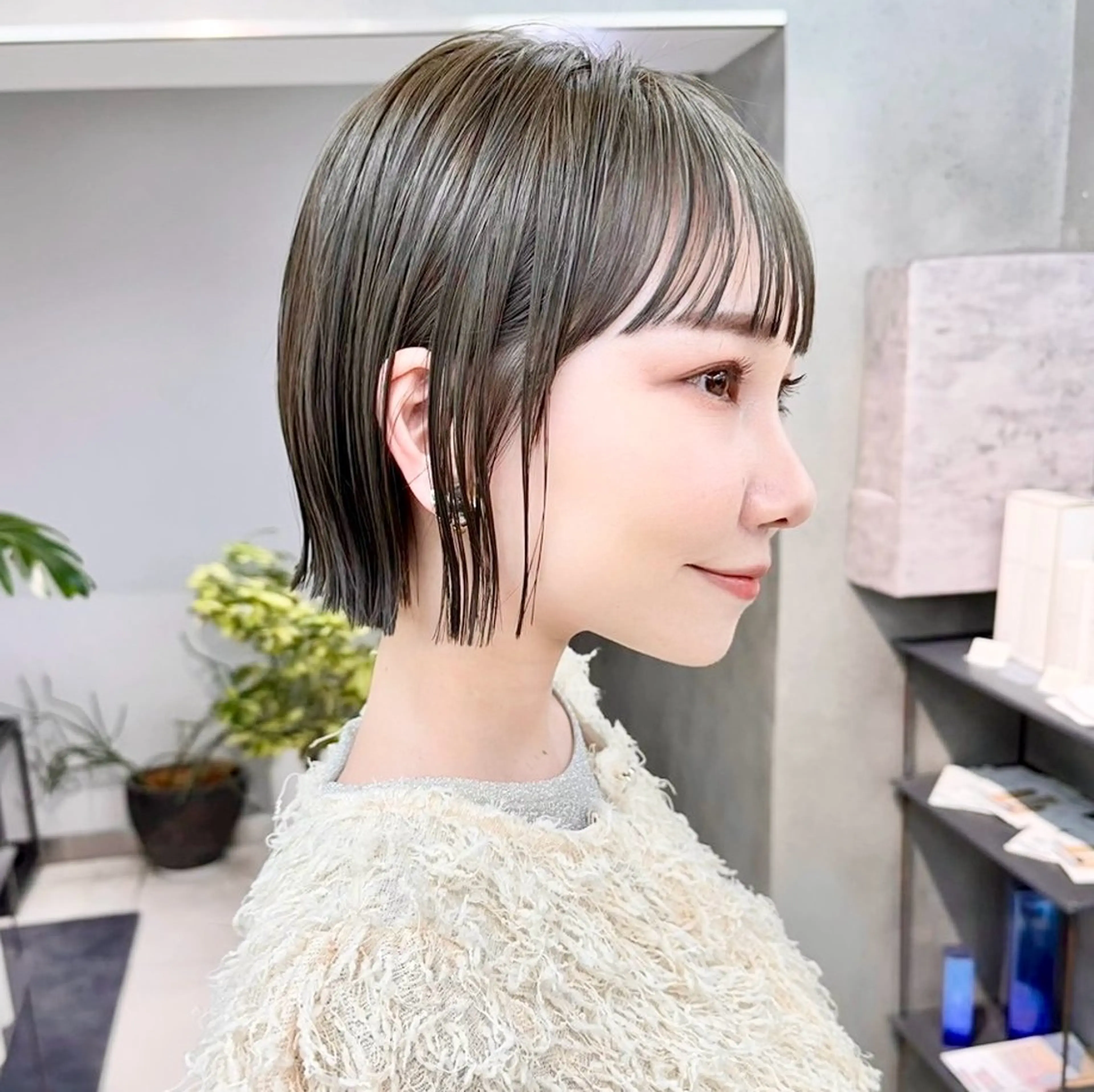 ショート カラー カット 透け感カラー 🌱いわさきのヘアスタイル