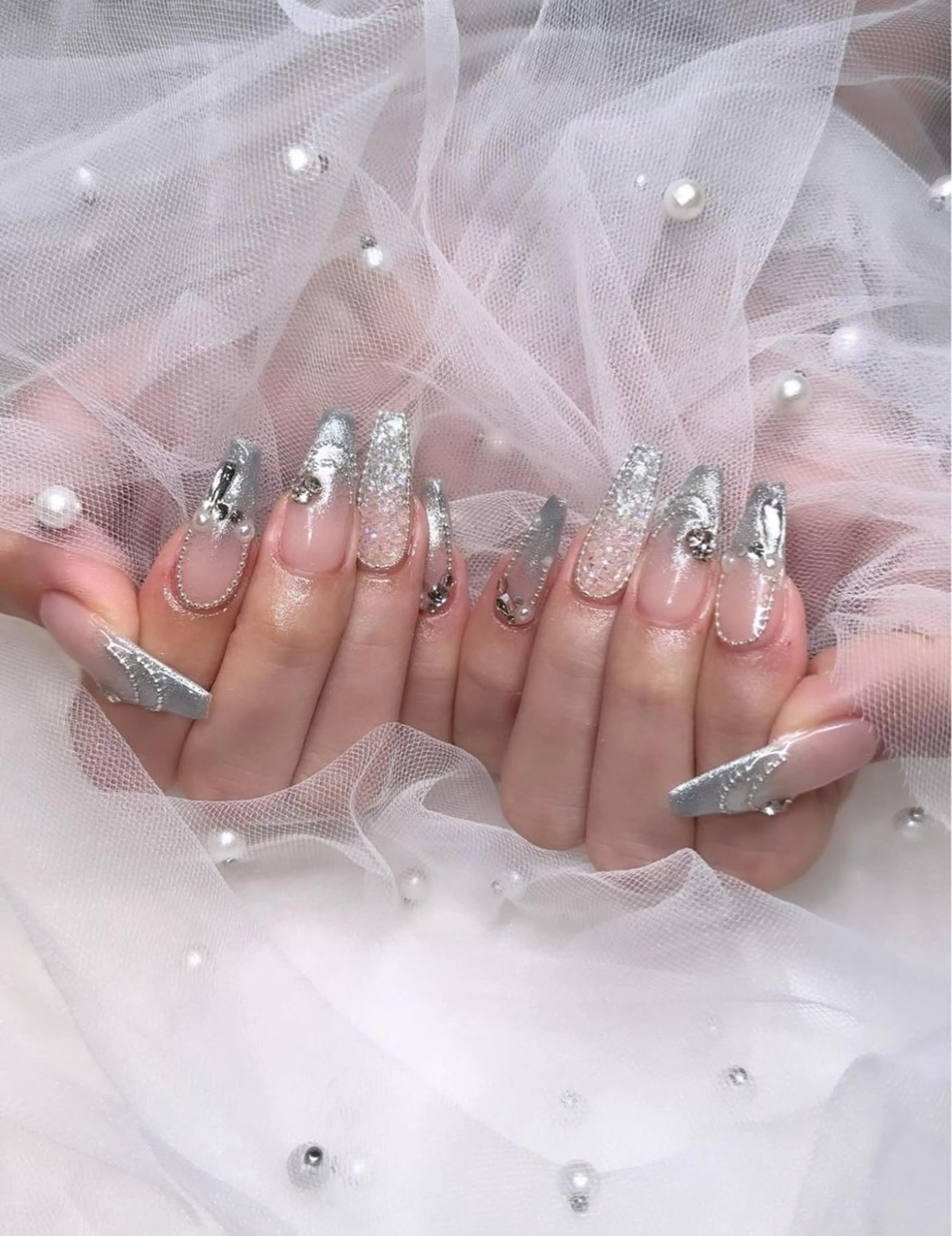 ネイル アニマル柄 オーロラネイル チークネイル フラッシュネイル ジェルネイル ハンドネイル Lyna Nail のネイルデザイン