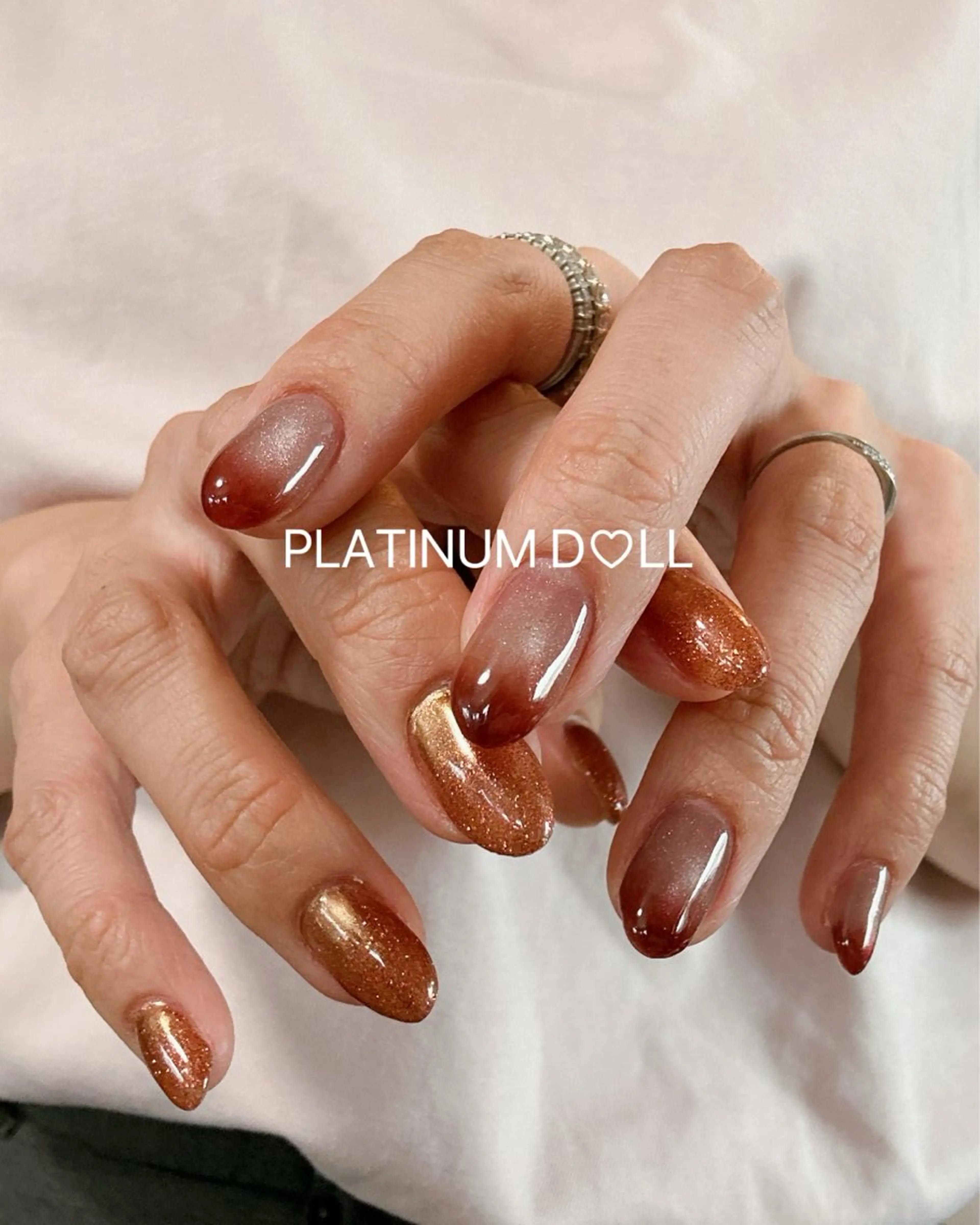 ネイル フットネイル グラデーション キラキラネイル 韓国ネイル マグネットネイル ハンドネイル 🎀PLATINUM DOLL はな🎀のネイルデザイン