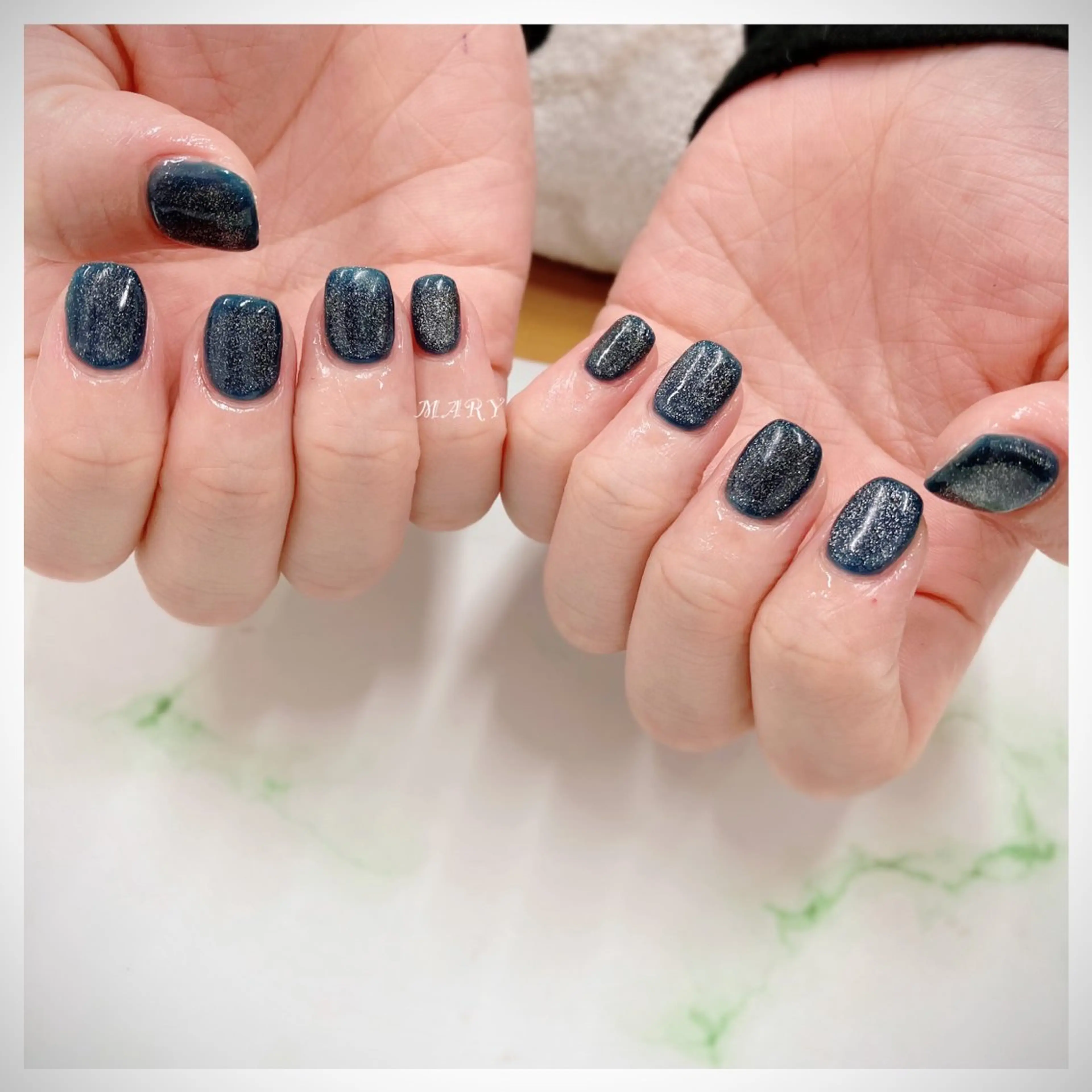 ネイル マグネットネイル ニュアンスネイル ワンカラーネイル スクエアネイル ハンドネイル Mary nail所属・Mary nail .narumiのネイルデザイン