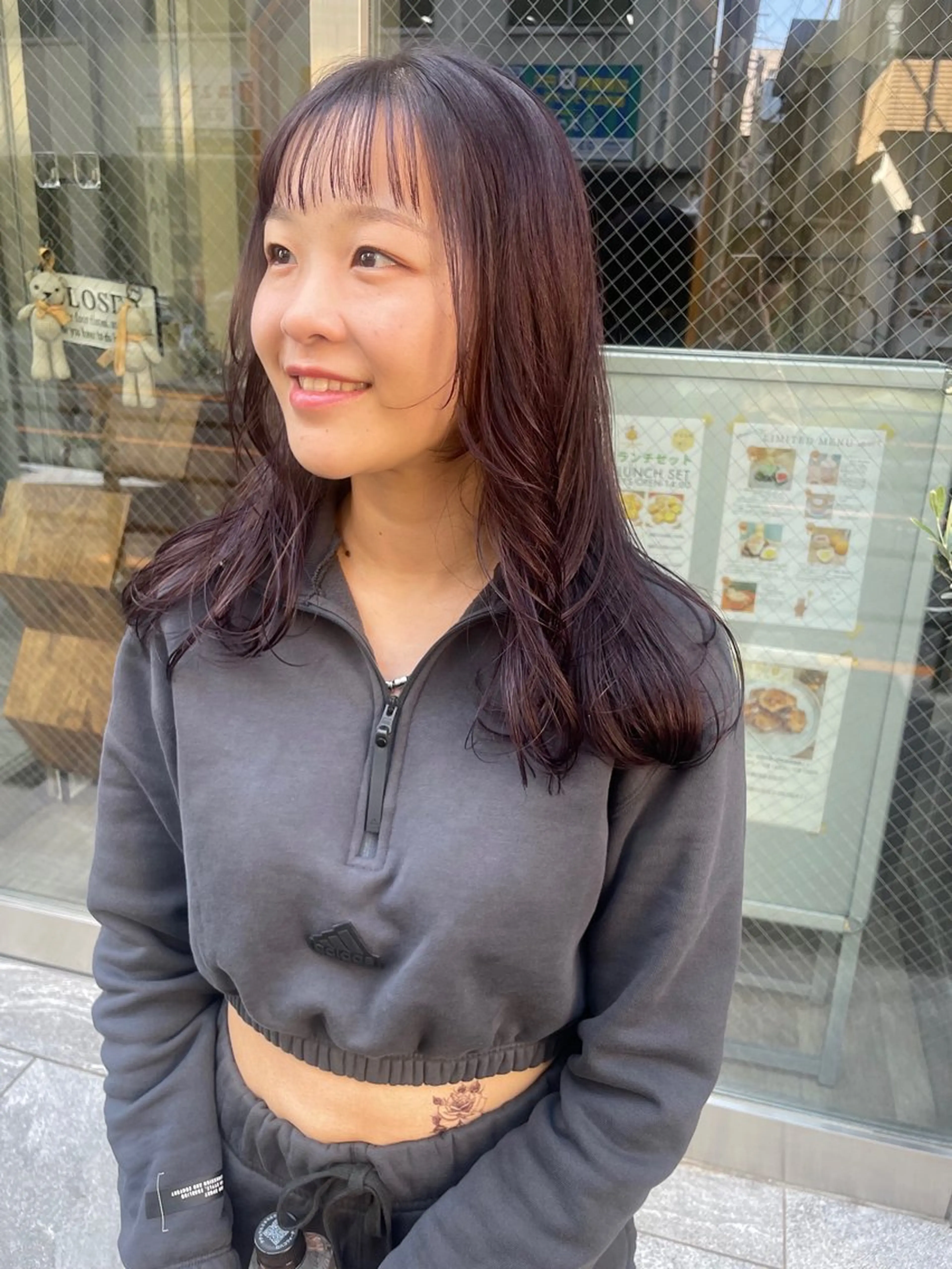 ミディアム パープルカラー カット ヘアカラー トリートメント ニュアンスヘア /透明感🪽AYAのヘアスタイル