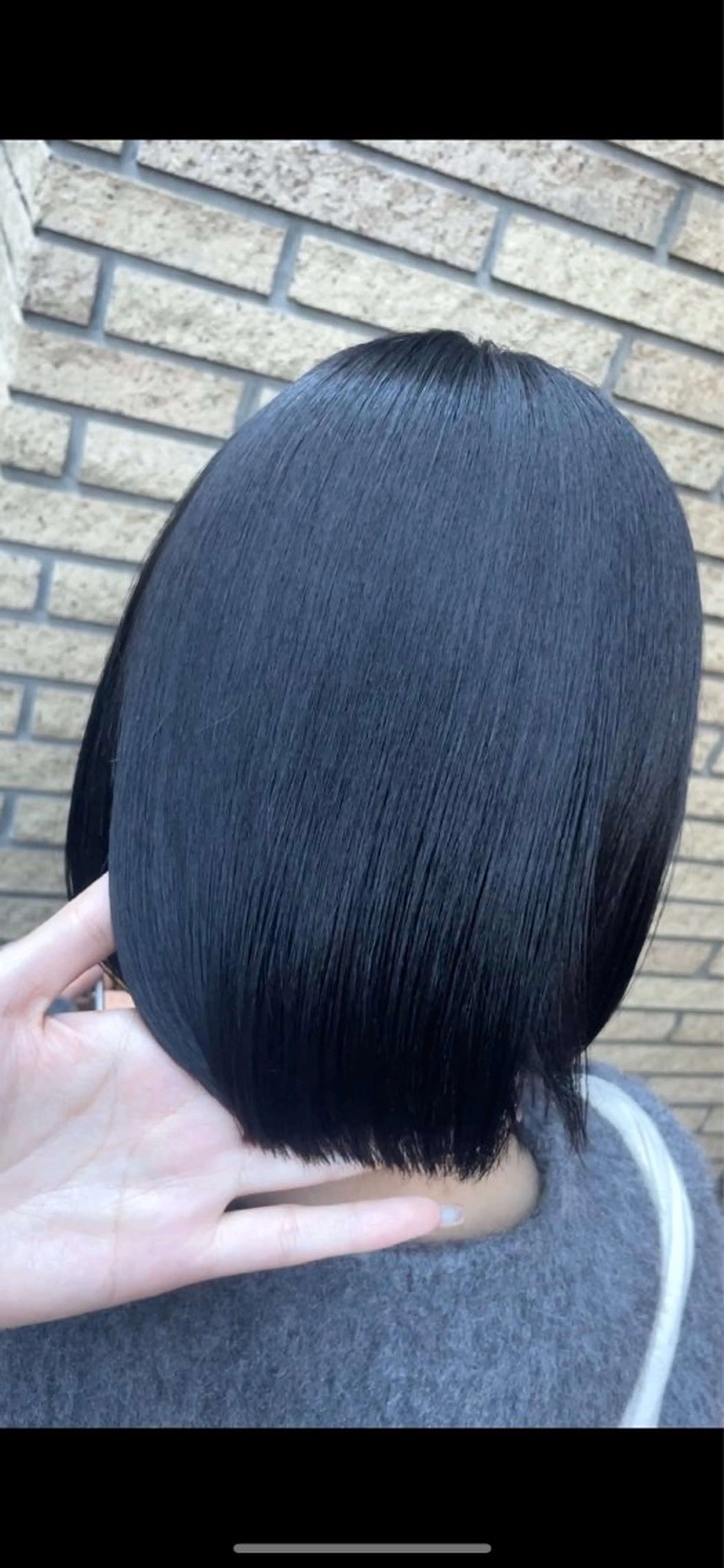 ミディアム カラー 黒髪 ブルーカラー ブルーブラック ブルージュ ボブ カット ヘアカラー トリートメント BEBE所属・ブリーチなし 透明感カラーKANAのヘアスタイル