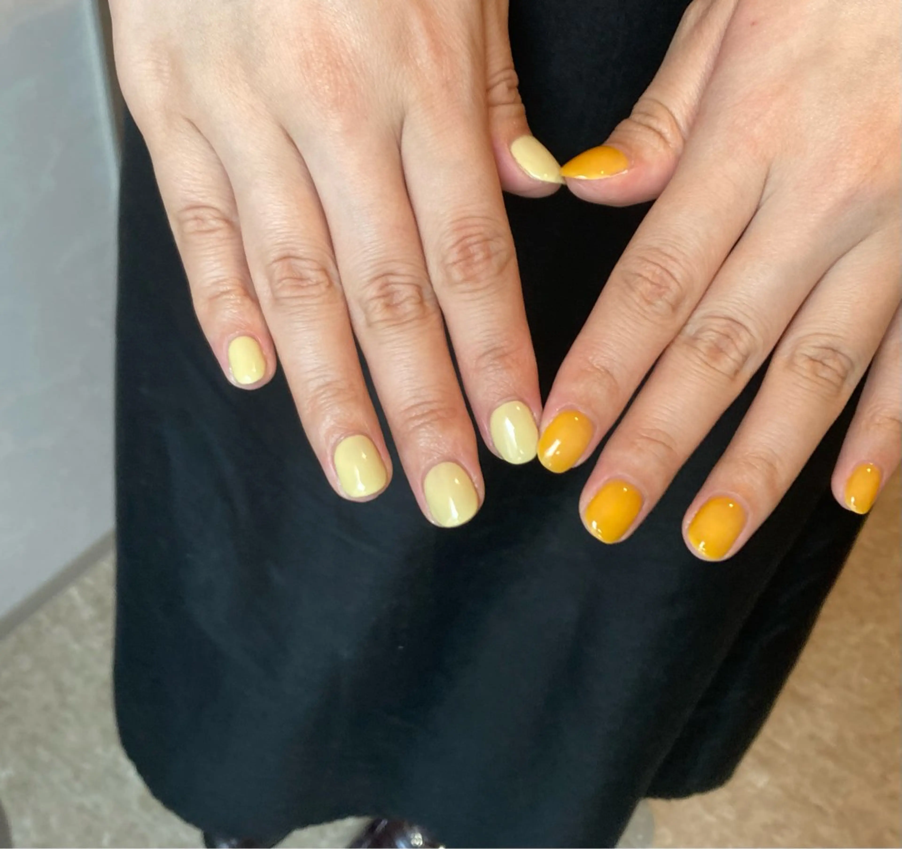 ネイル ワンカラーネイル 黄色 ハンドネイル .Etel atelier.のネイルデザイン