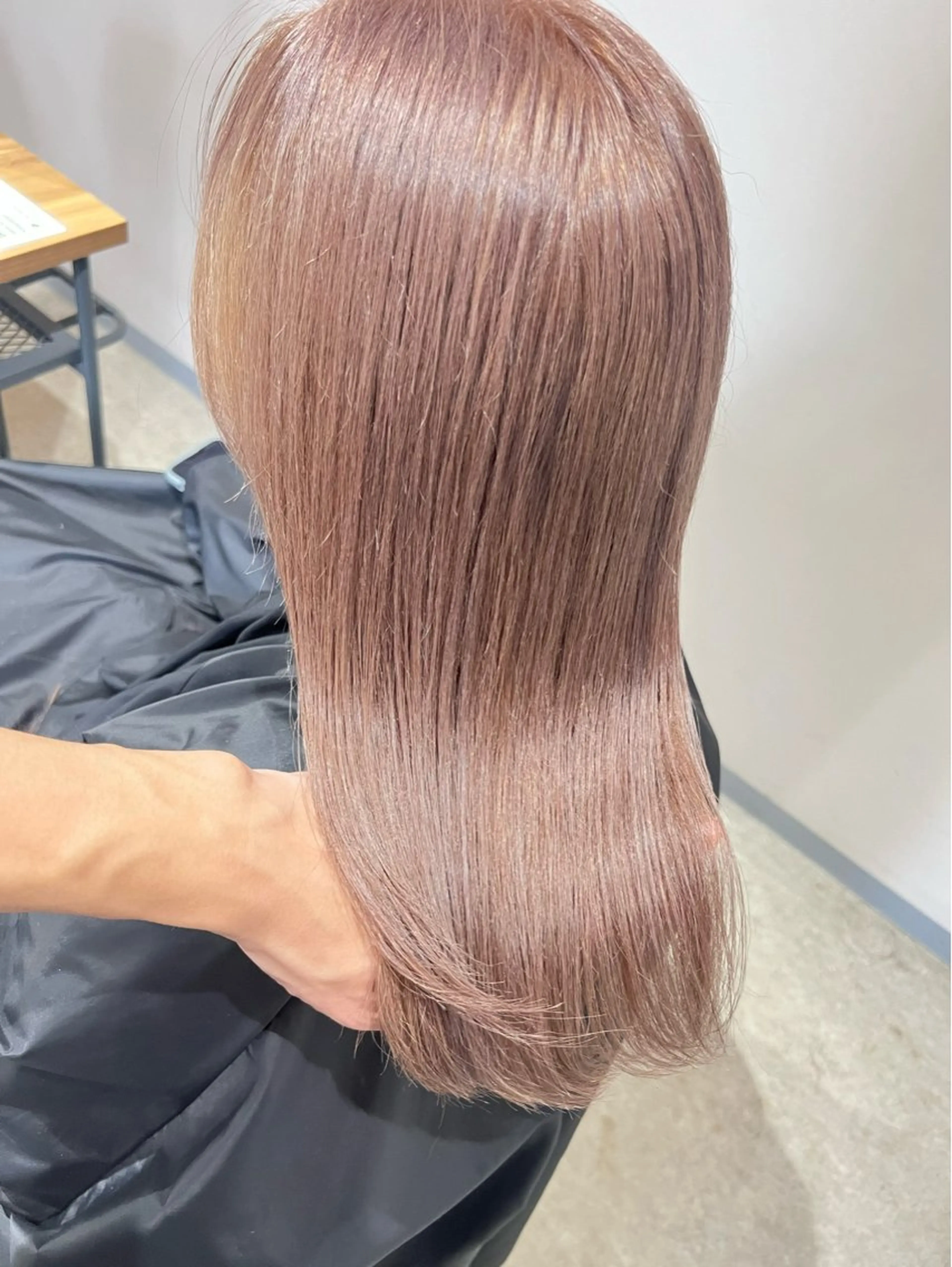 セミロング ボブ 髪質改善 韓国風ヘア レイヤーカット 縮毛矯正 suii..hair designブリーチのヘアスタイル