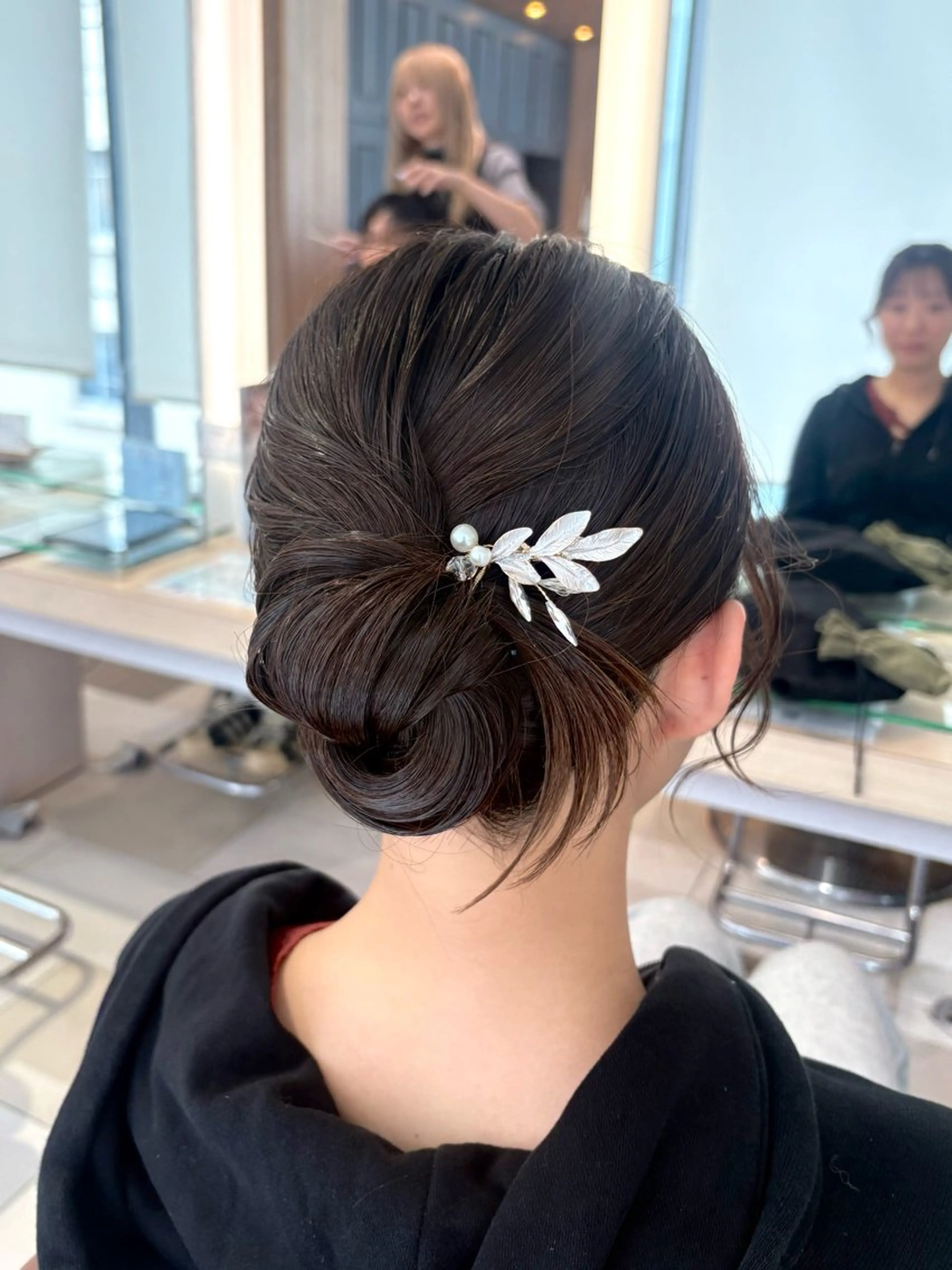 ミディアム ヘアアレンジ ヘアセット ハイトーン/デザイン カラー/COCOKAのヘアスタイル