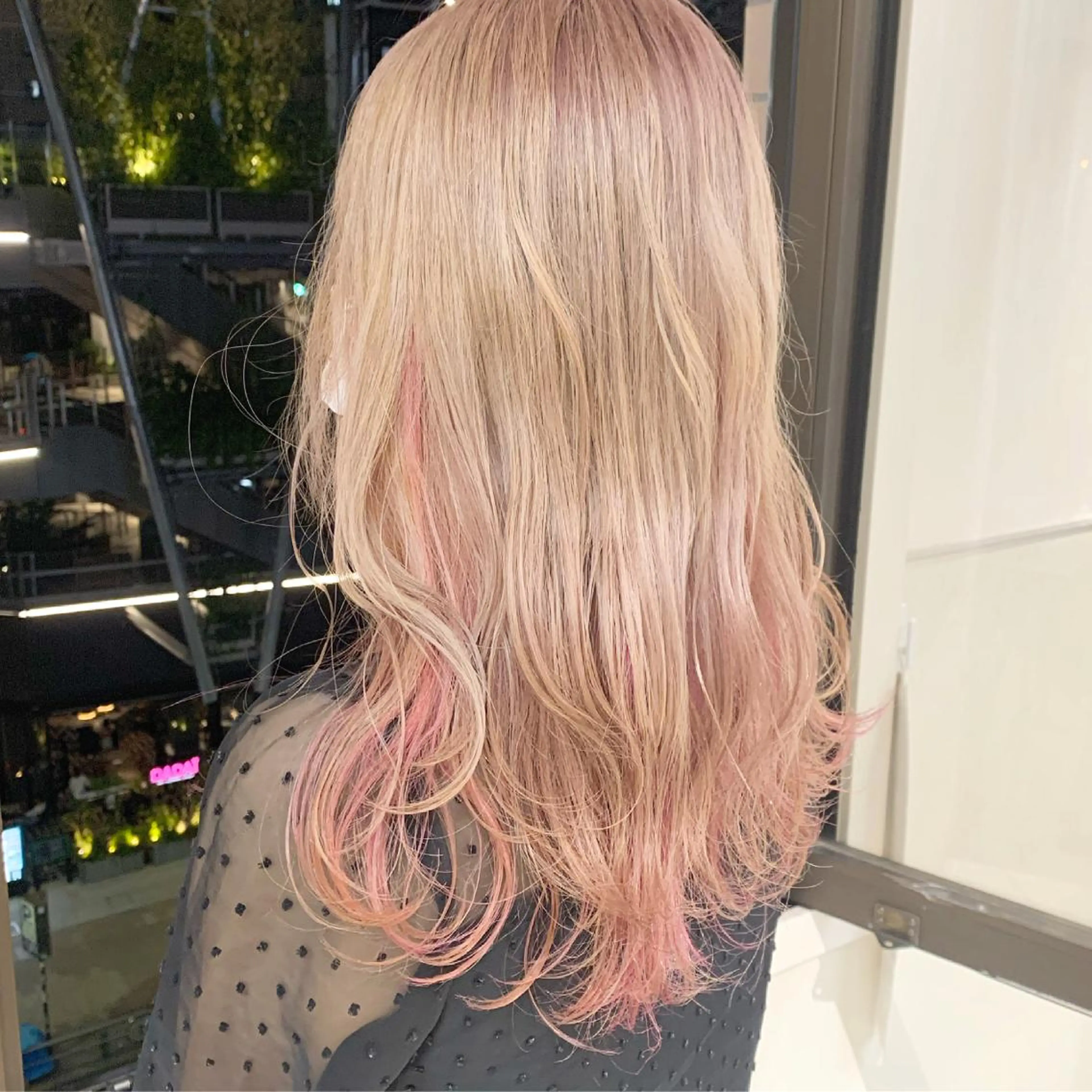 ロング カラー raika .のヘアスタイル