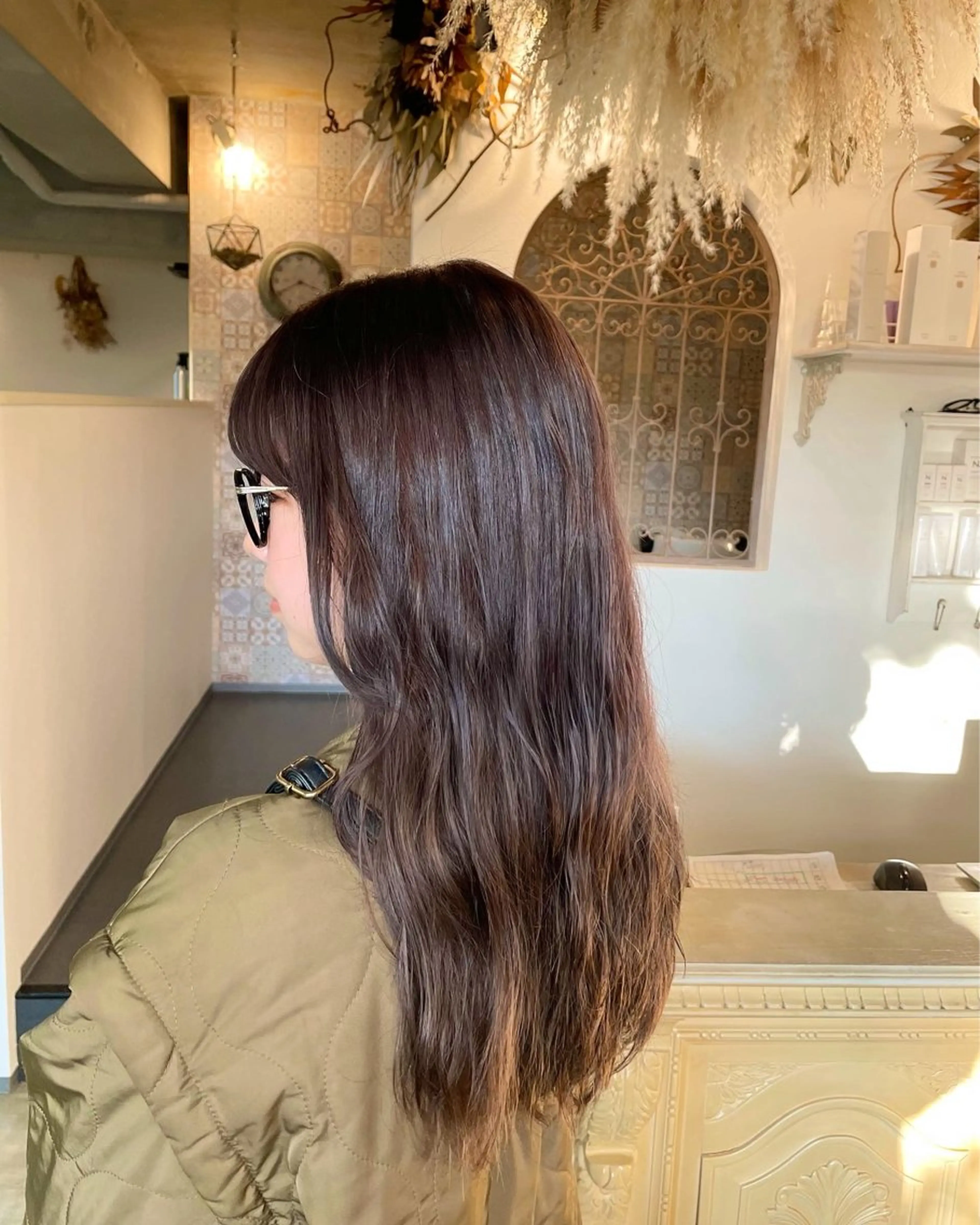 カラー 荒牧 絵美のヘアスタイル