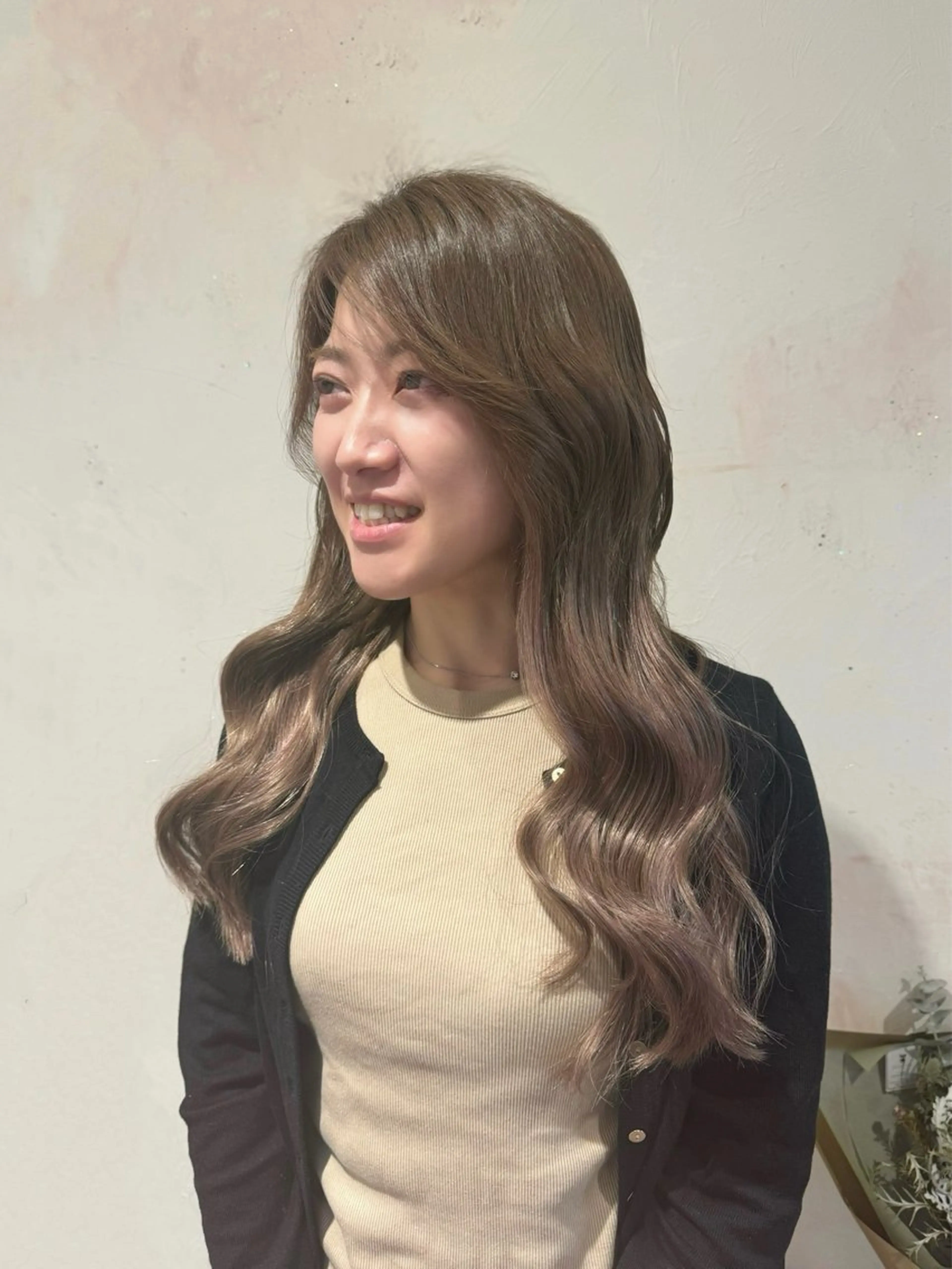 ロング ヘアカラー 床井 杏香のヘアスタイル