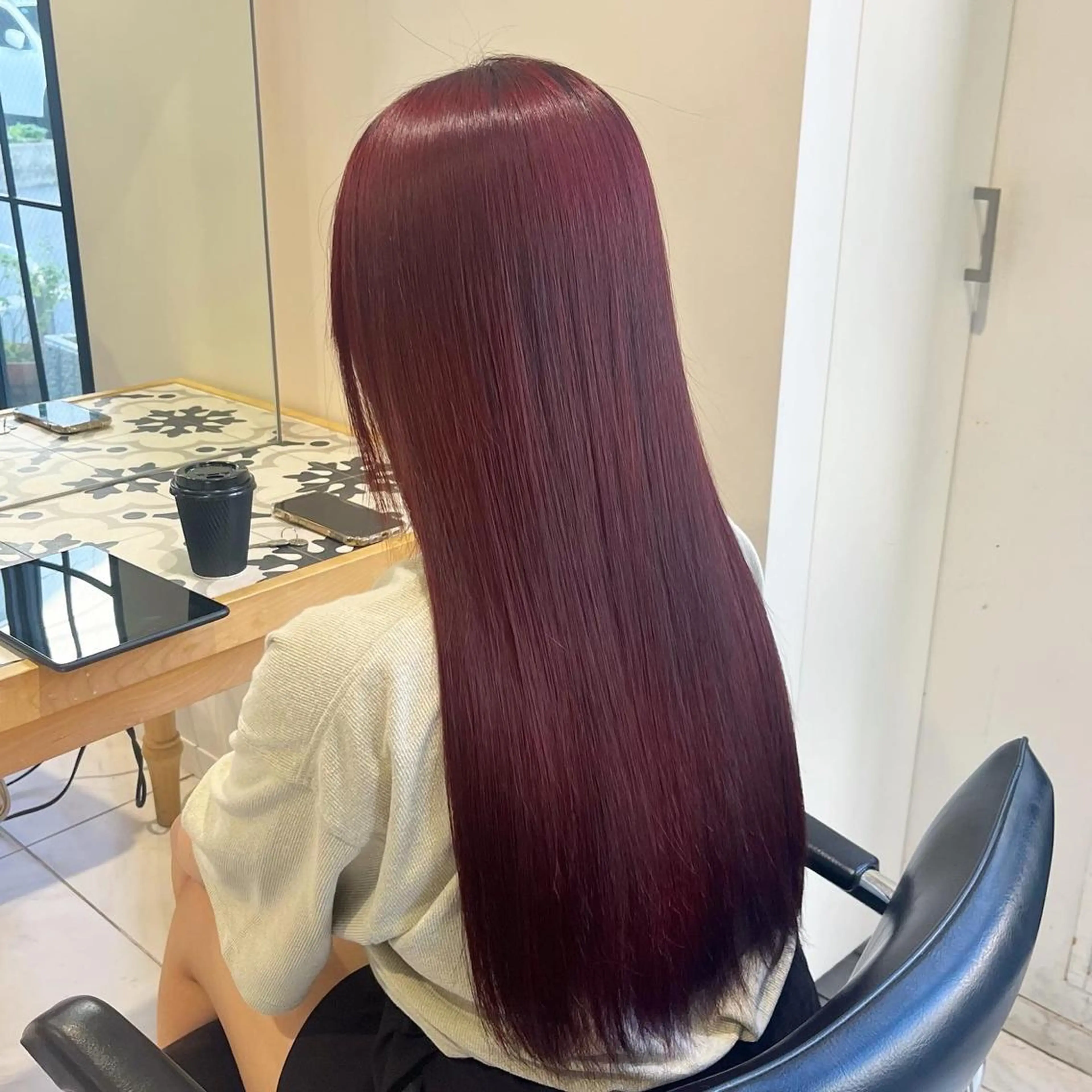 ロング カラー レッドカラー ナミ🩶暗髪/暖色 ❤️/透明感/縮毛のヘアスタイル