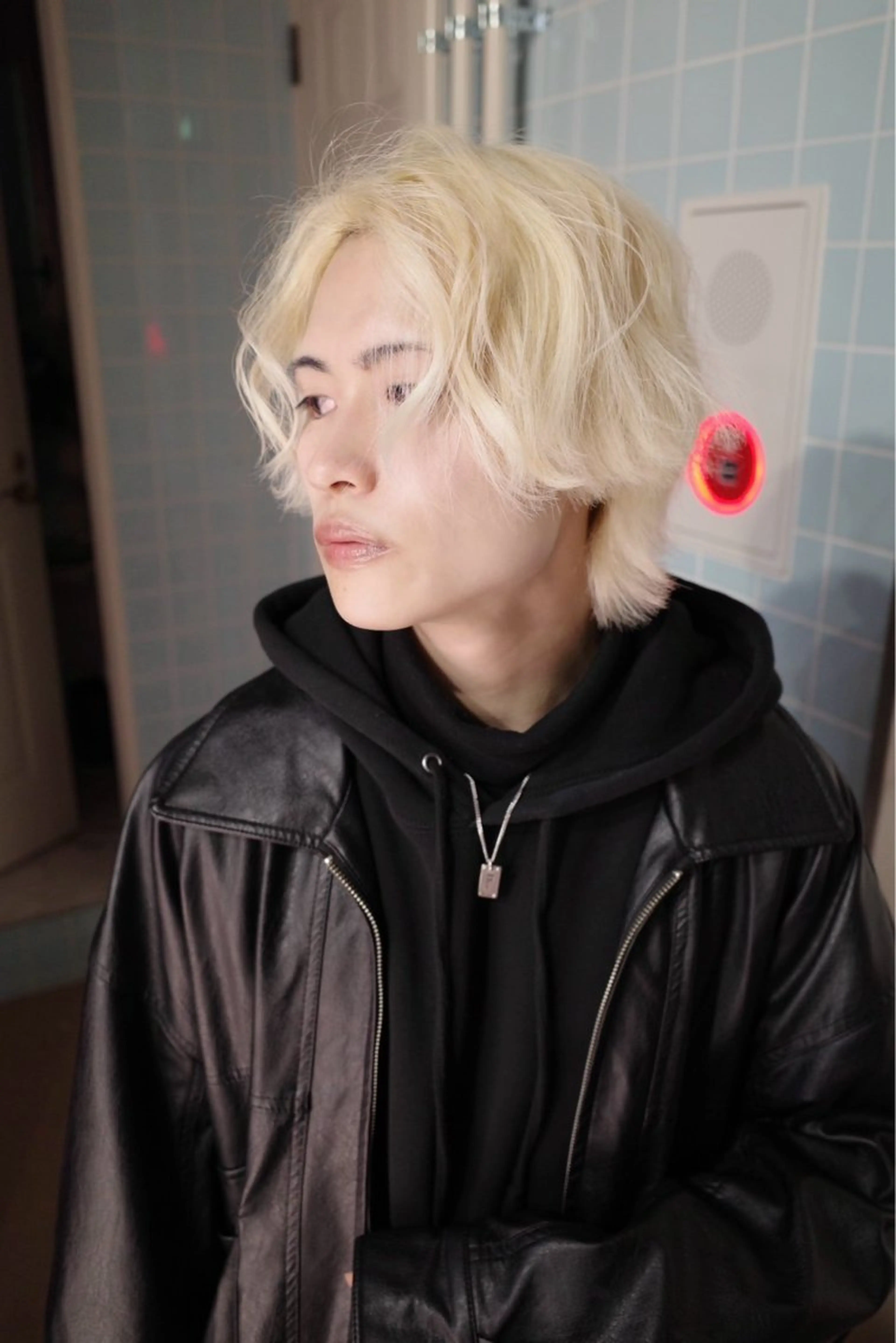 ショート カラー メンズ メンズハイトーン ブロンド ハイトーンカラー カット ヘアカラー cope'u ROWEN所属・ウルフ/レイヤー/ 渋谷🔮西村 悠大のヘアスタイル