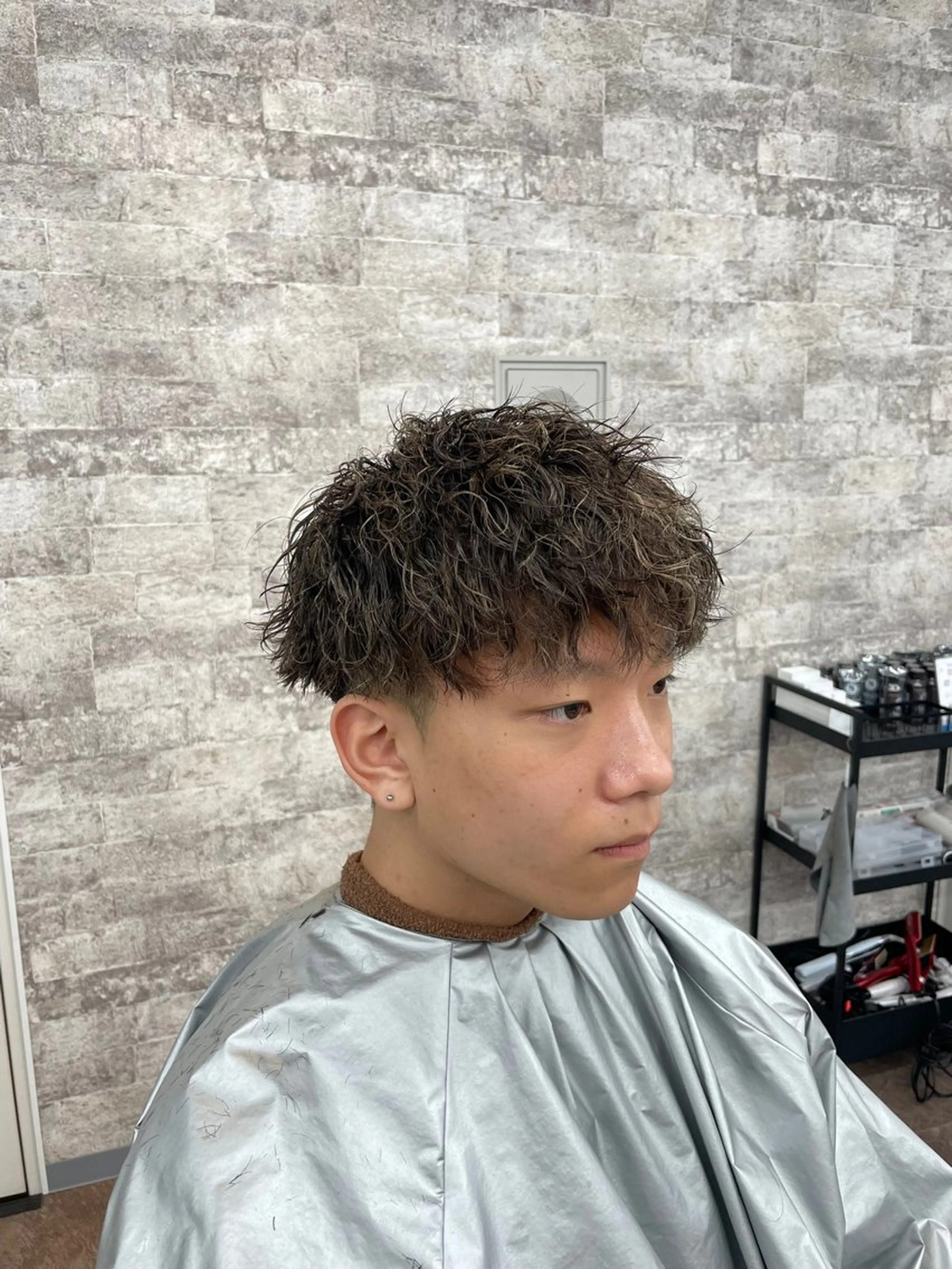 メンズ カット ヘアカラー パーマ フェードパーマ 新倉幸之助のヘアスタイル