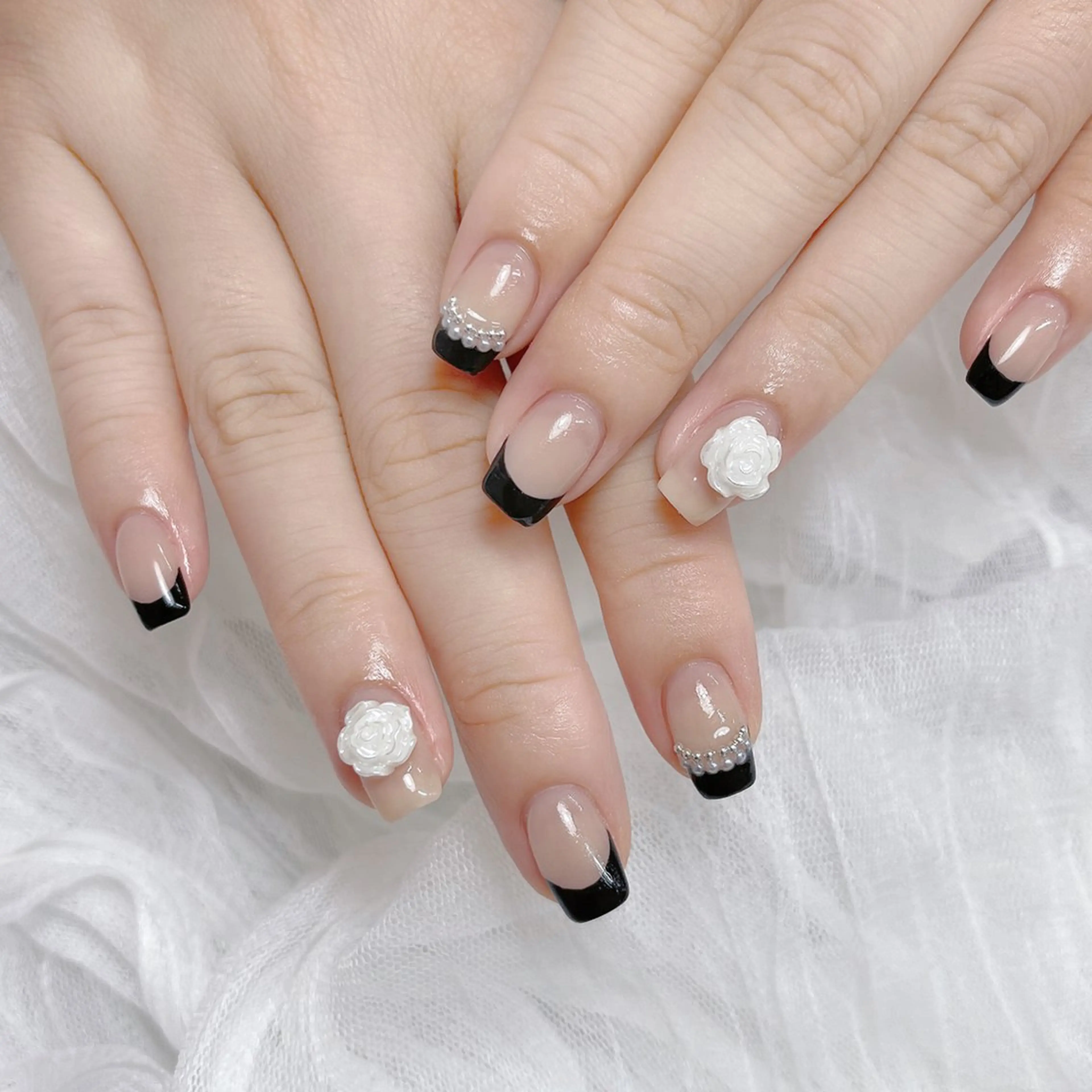 ネイル オーロラネイル チークネイル 長さ出し フットネイル フレンチネイル ハンドネイル ハンドケア lily nailのネイルデザイン