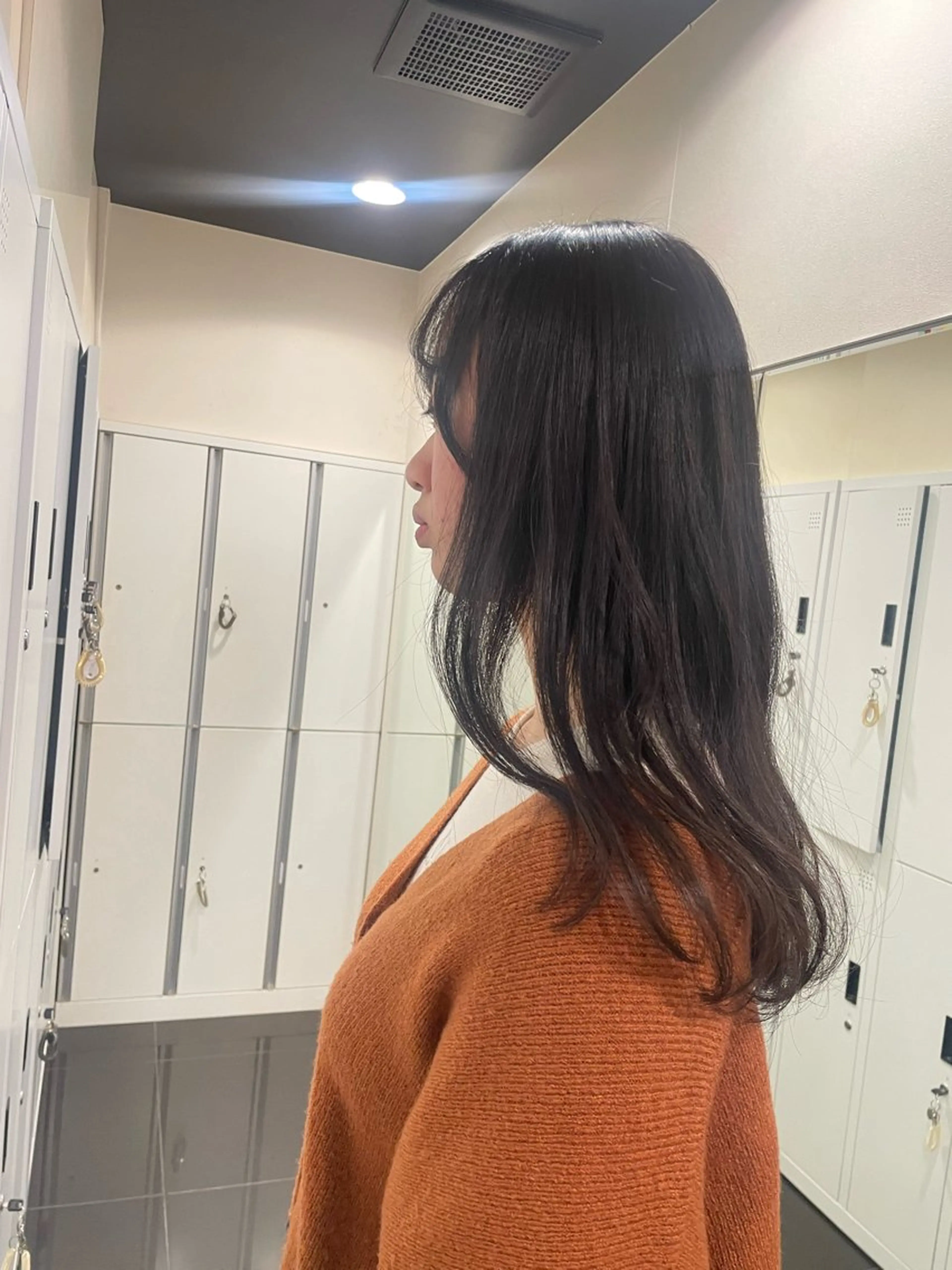 セミロング カット ハイトーン/パーソナ ルカラー診断・ユキノのヘアスタイル