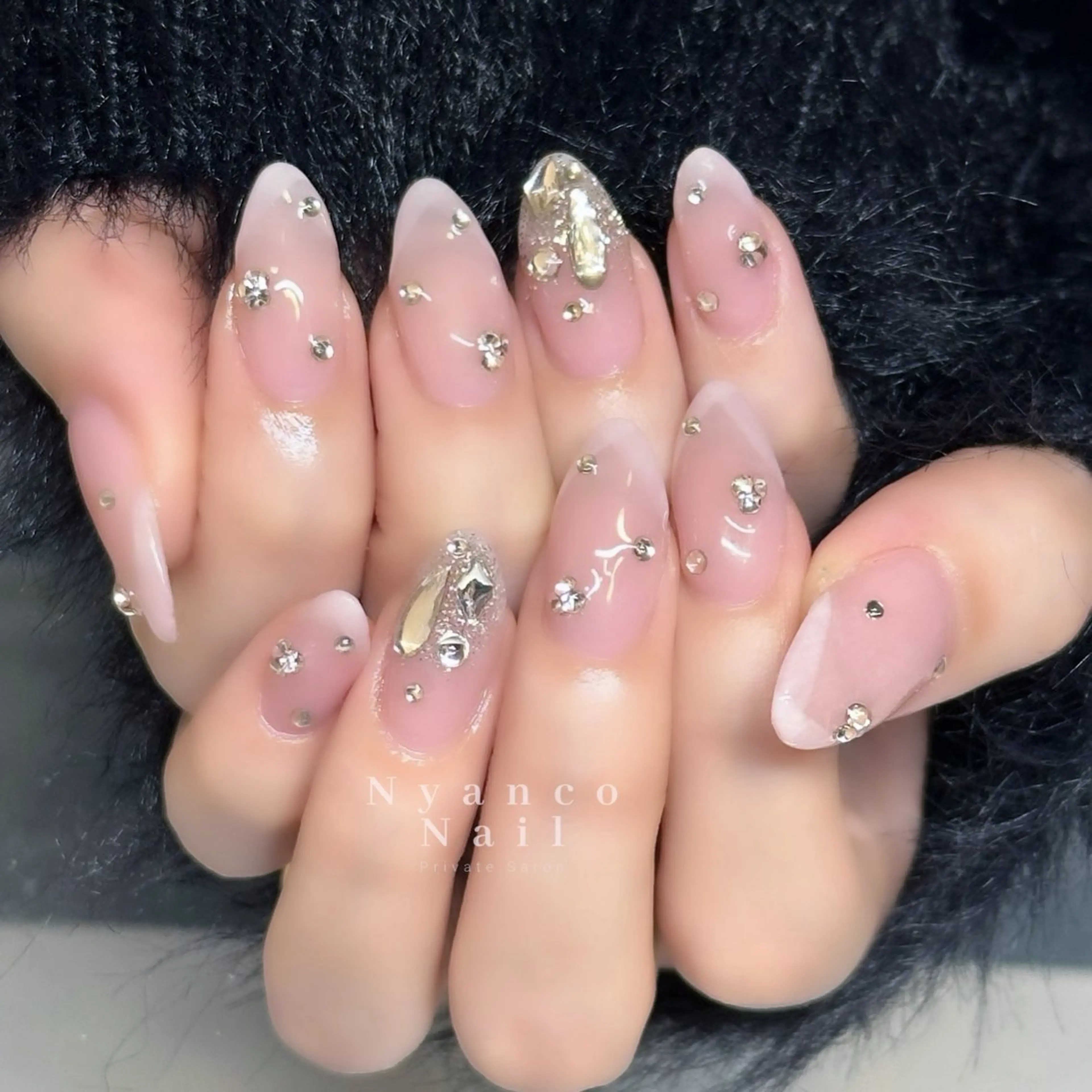 ネイル フレンチネイル ジェルネイル キラキラネイル リボン ワンホンネイル Nyanco Nailのネイルデザイン