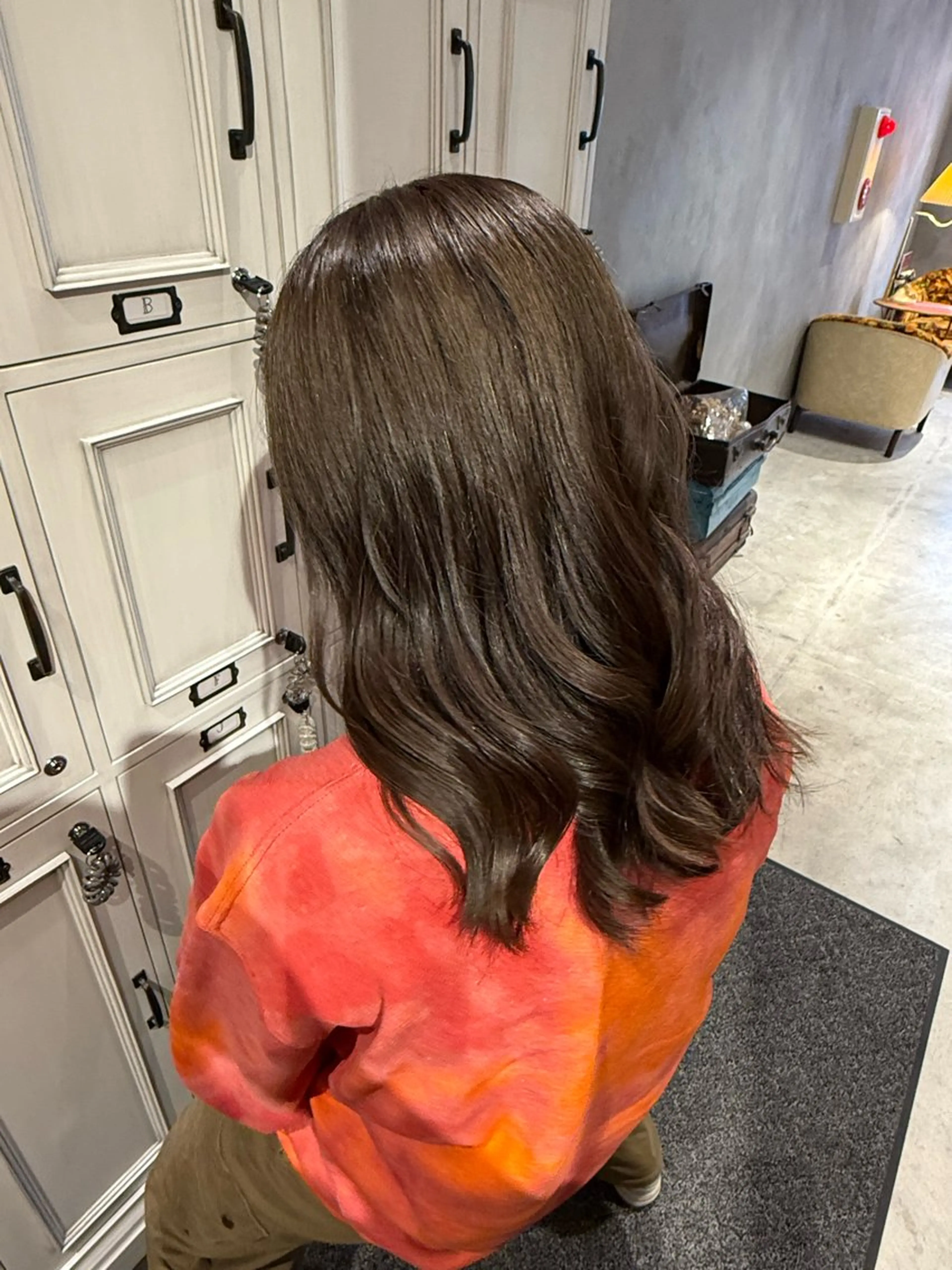 カラー オリーブカラー 岩井 佑月のヘアスタイル