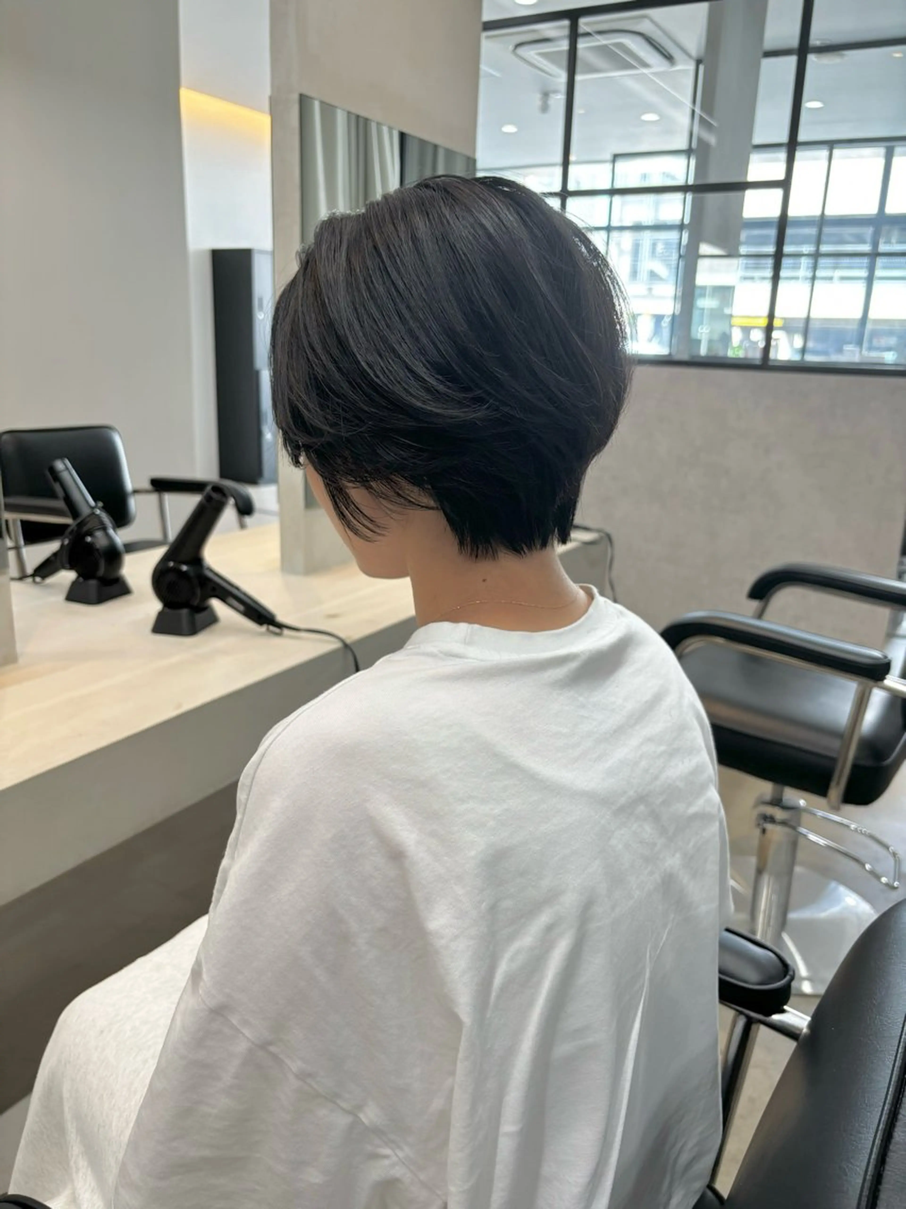 ショート カラー バレイヤージュ ブリーチ ケアブリーチ ダブルカラー イヤリングカラー 長谷川 湧のヘアスタイル