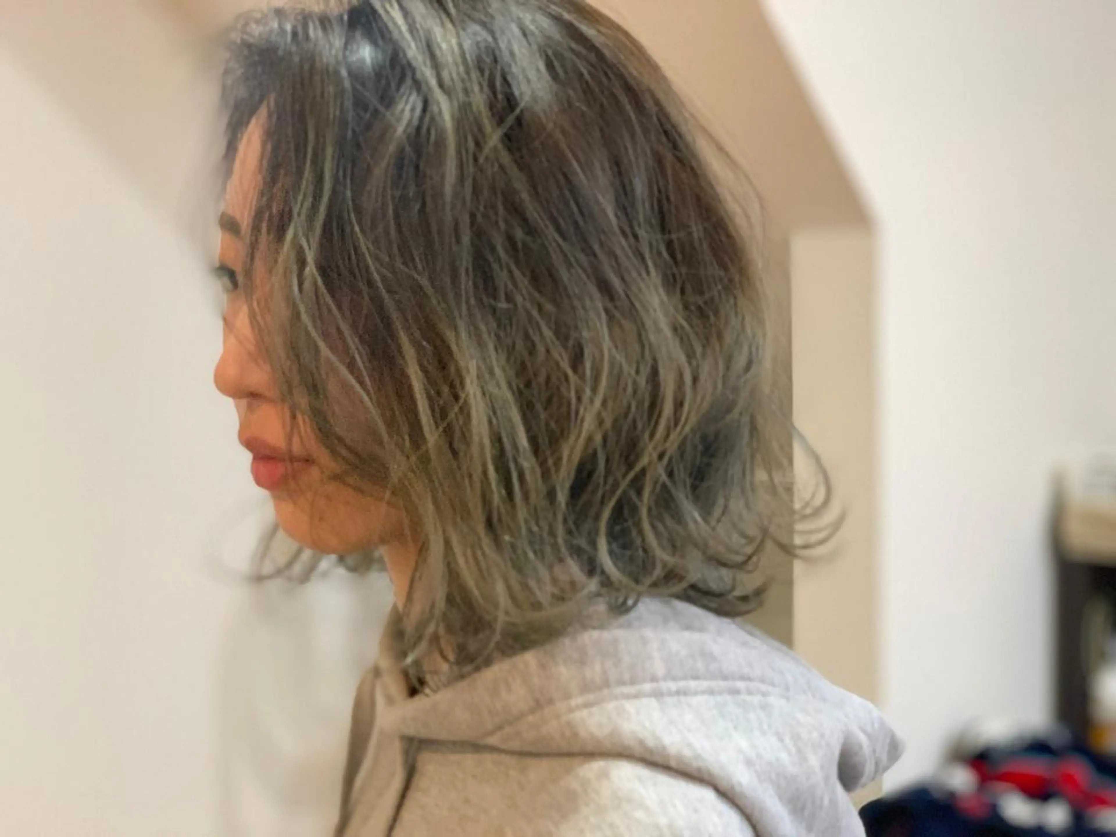 ミディアム レイヤーカット 札幌韓国メンズ 🇰🇷YUITOのヘアスタイル