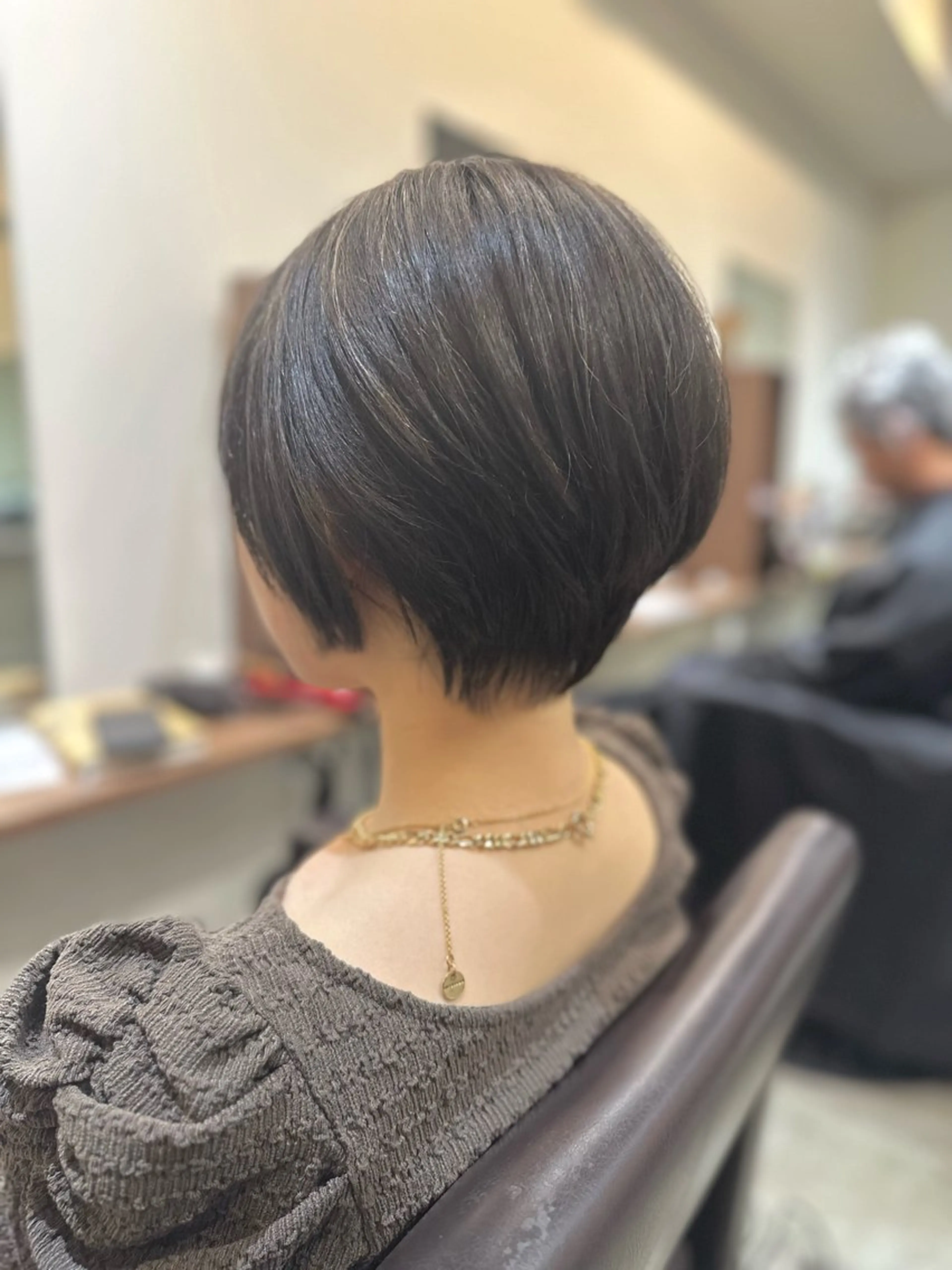ショート カラー カット ヘアカラー トリートメント ヘッドスパ 縮毛矯正✨ 透明感カラー✨山下のヘアスタイル