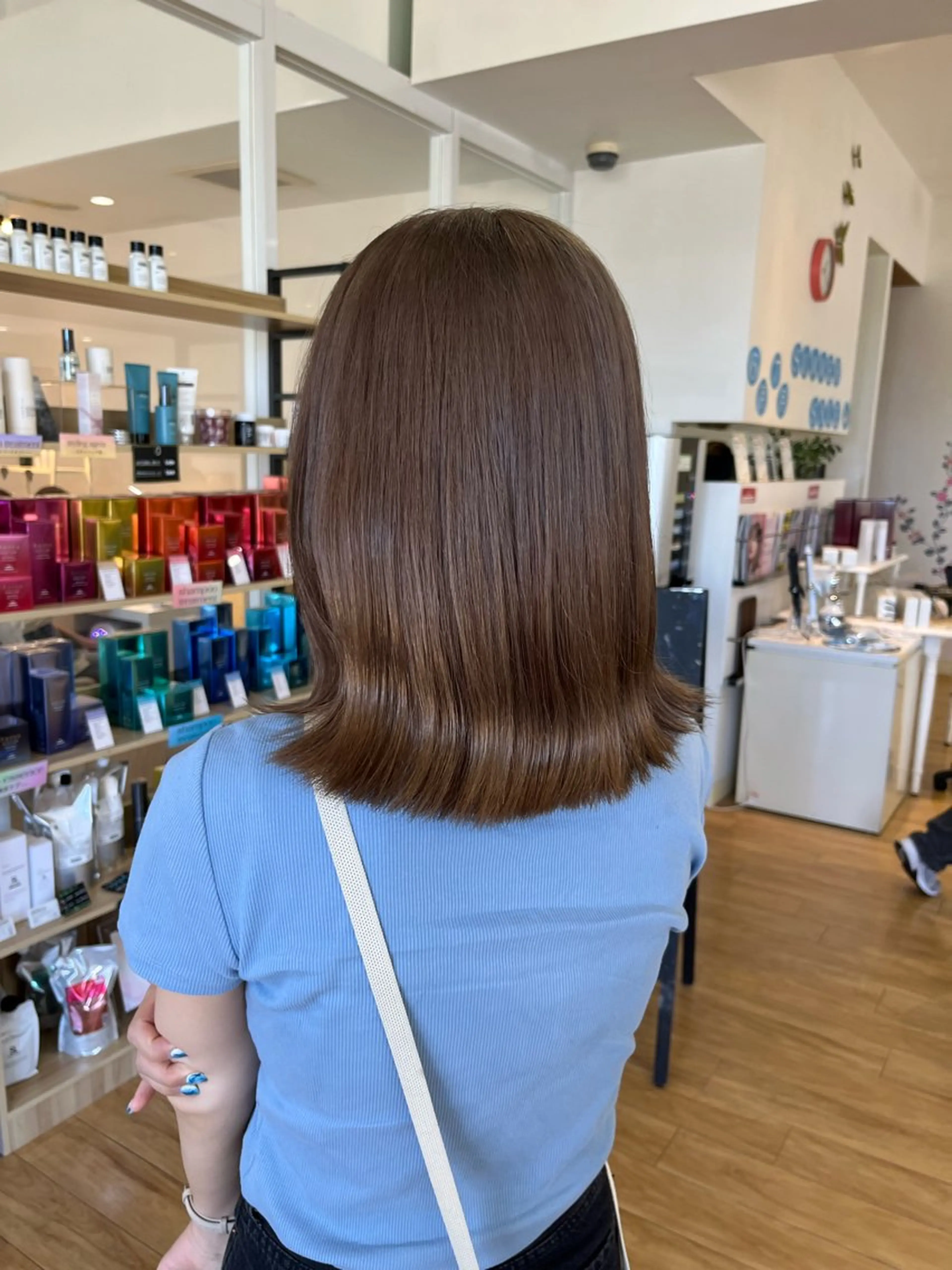 セミロング アッシュ アッシュブラウン カット ヘアカラー トリートメント 富永 美玖のヘアスタイル