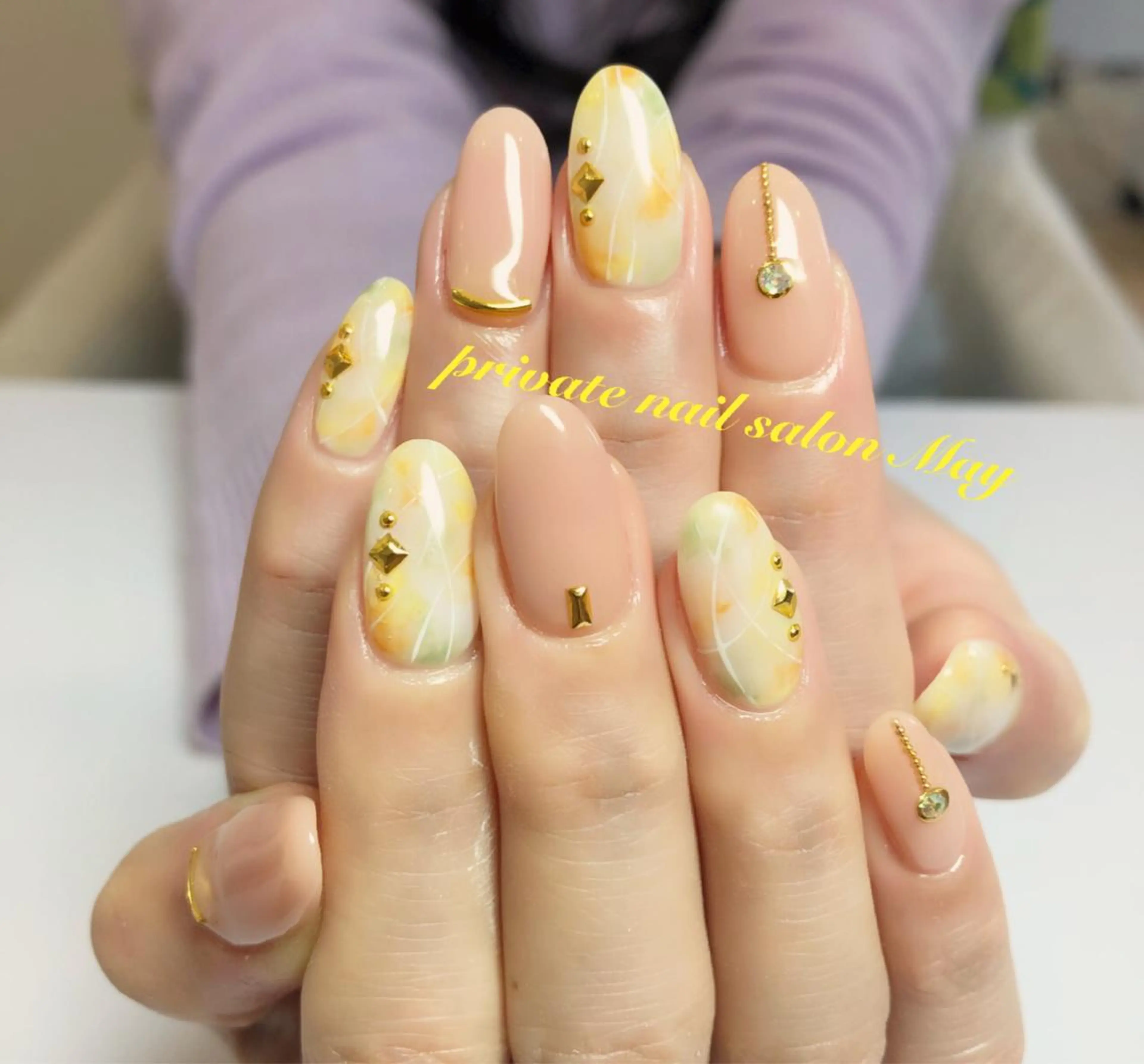 ネイル グリーン 春ネイル 黄色 nailsalon mayのネイルデザイン