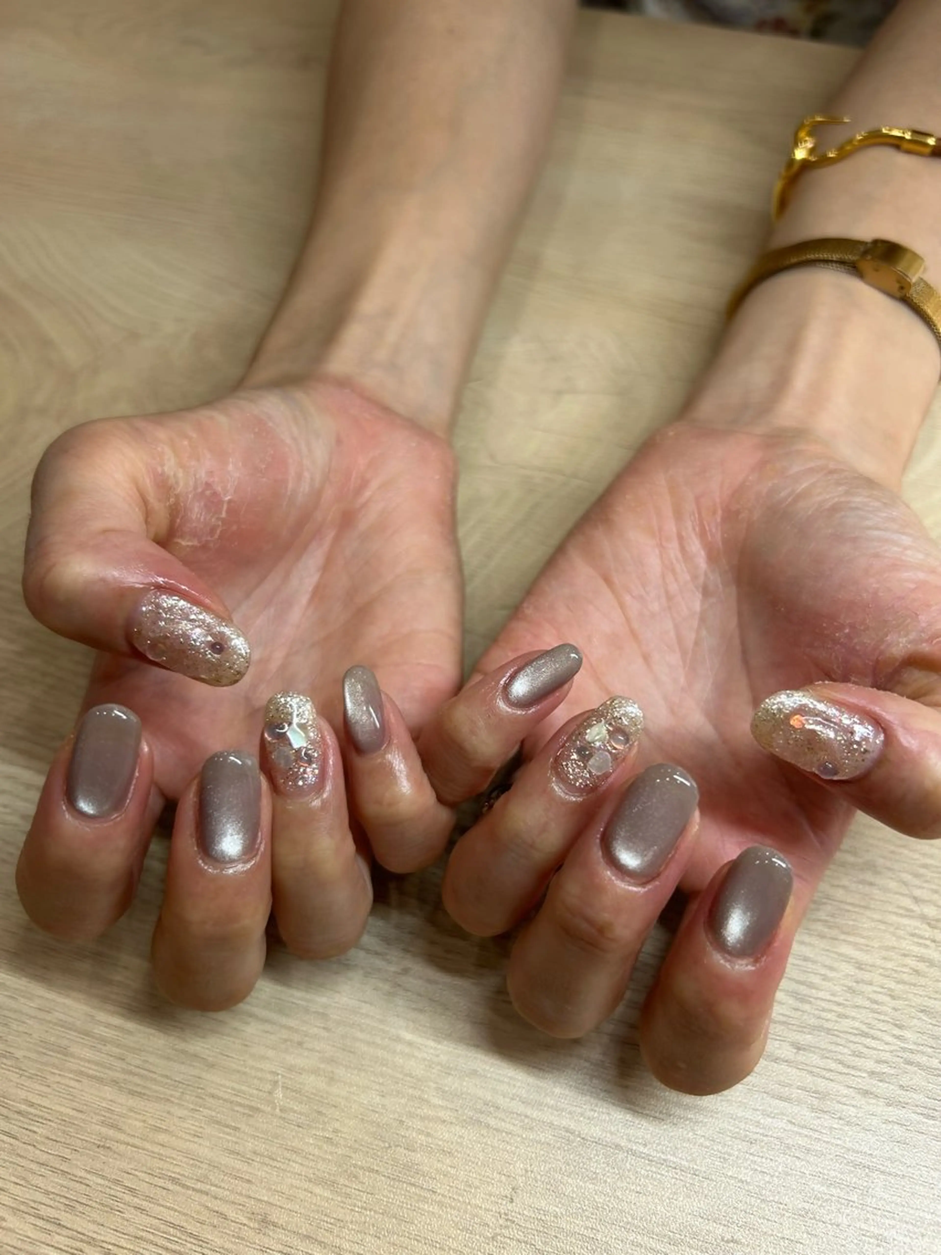 ネイル ハンドネイル snazzy所属・小松 千冬のネイルデザイン