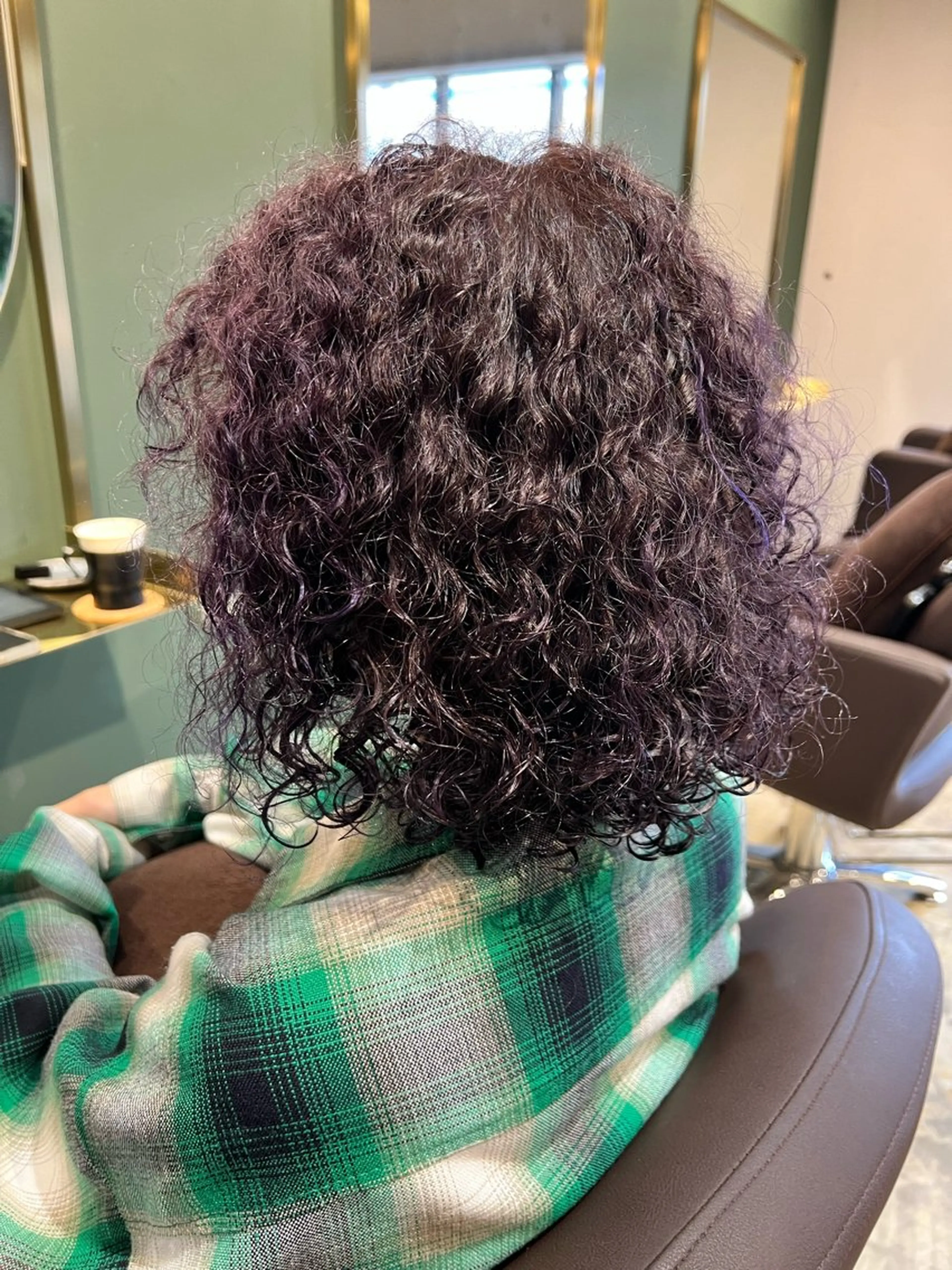 ミディアム カラー パーマ ミディアムパーマ ブラウンカラー ヘアカラー トリートメント ヘッドスパ カラースペシャリスト しょう🧑🏼‍🎨のヘアスタイル