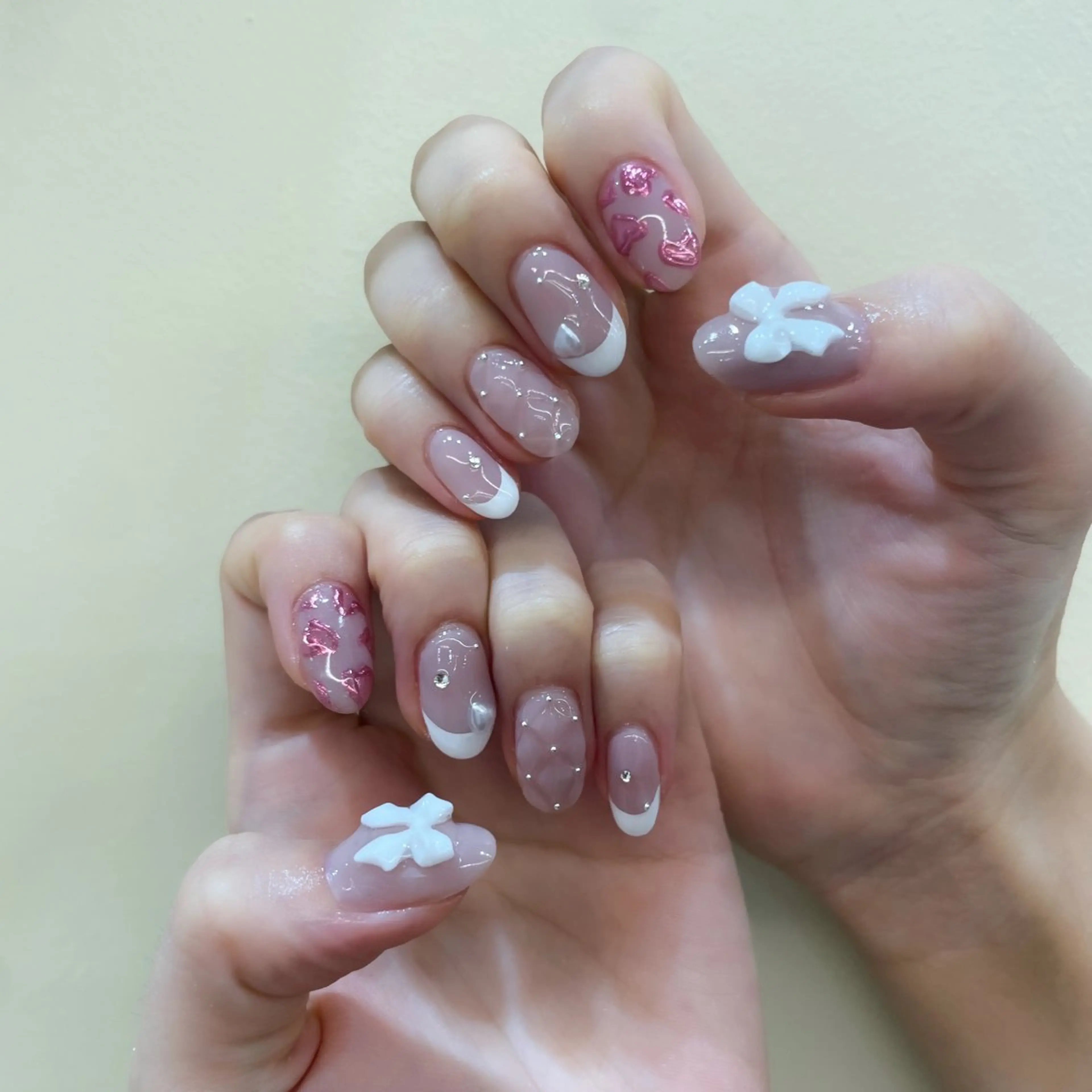 ネイル pool Yuzu🌷のネイルデザイン