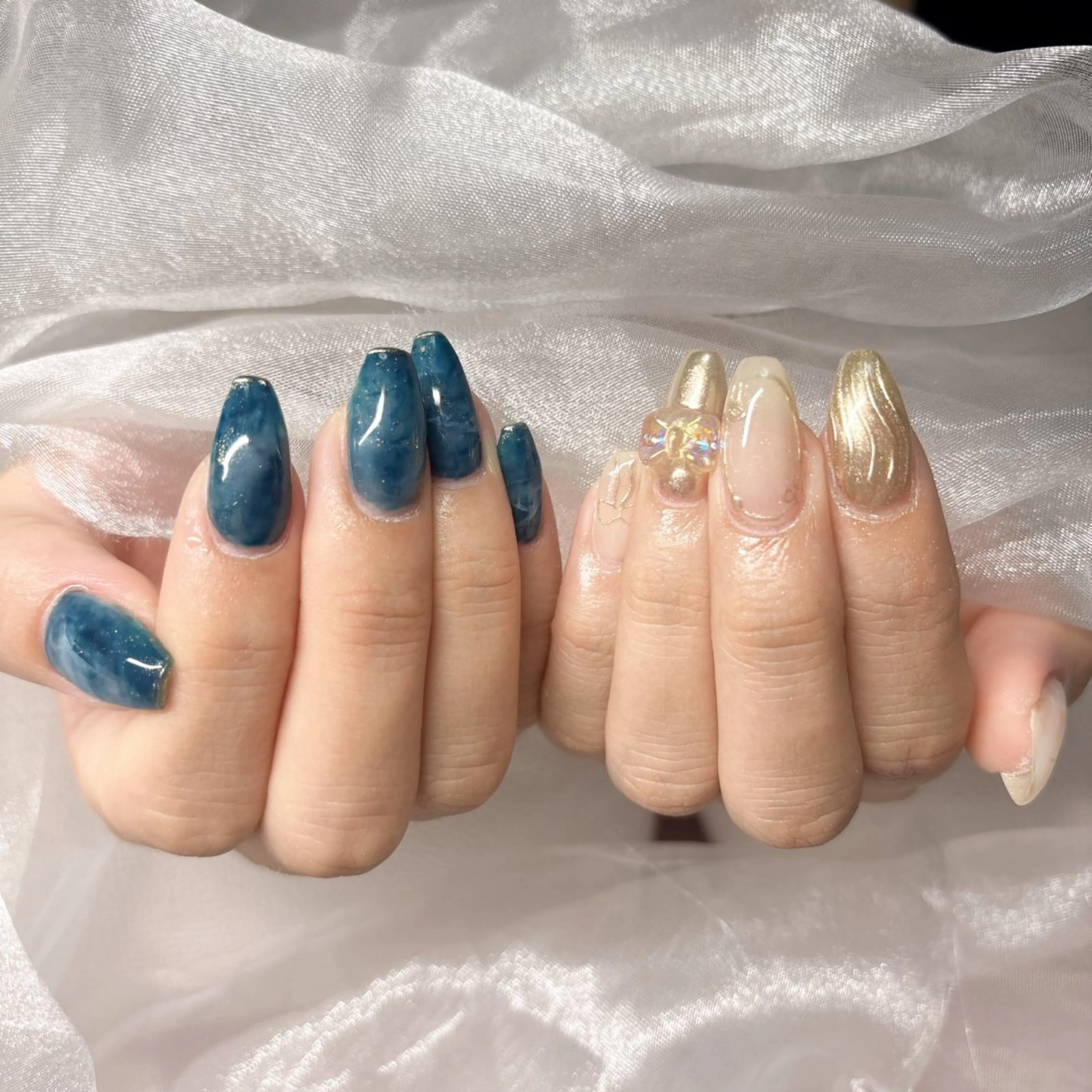 ネイル ミラーネイル ニュアンスネイル リボン ハンドネイル Shito nail salon所属・Shito ネイルのネイルデザイン